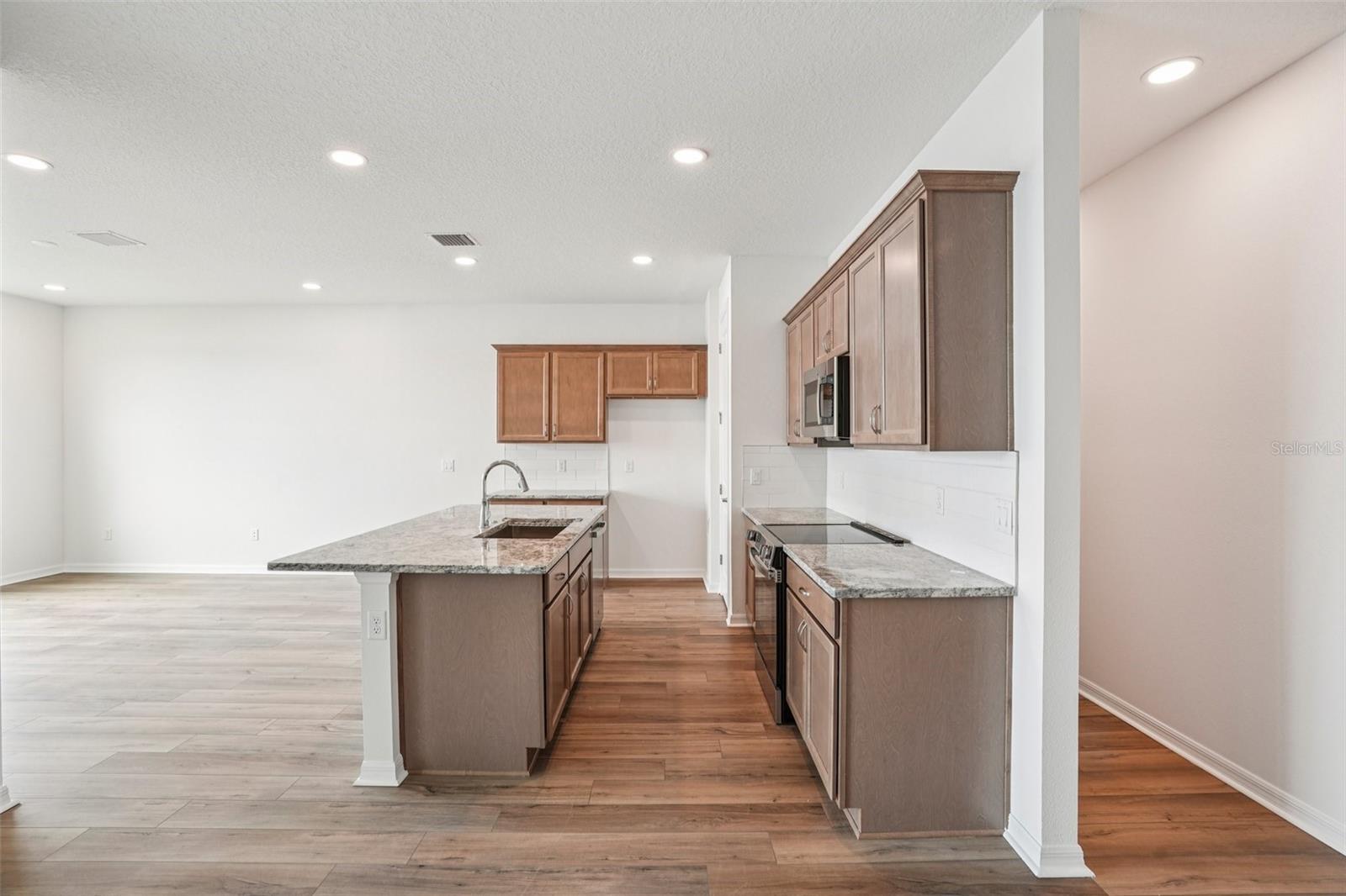 Listing photo id 9 for 11132 Tidepool Court