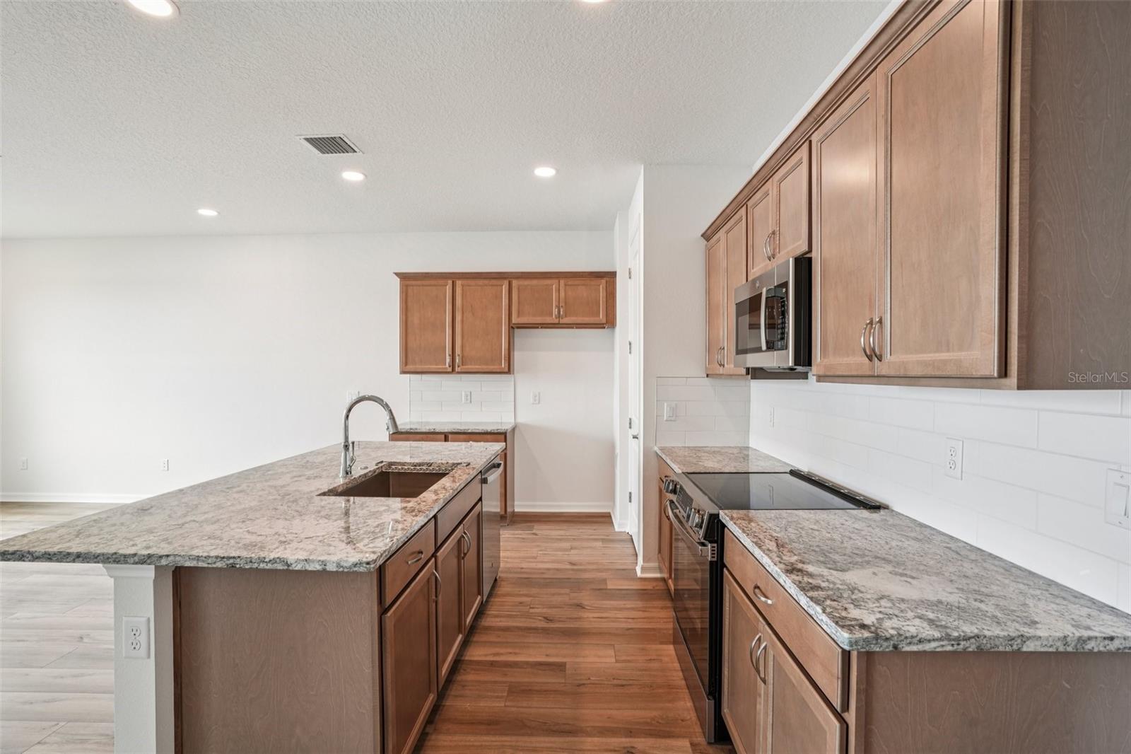 Listing photo id 10 for 11132 Tidepool Court