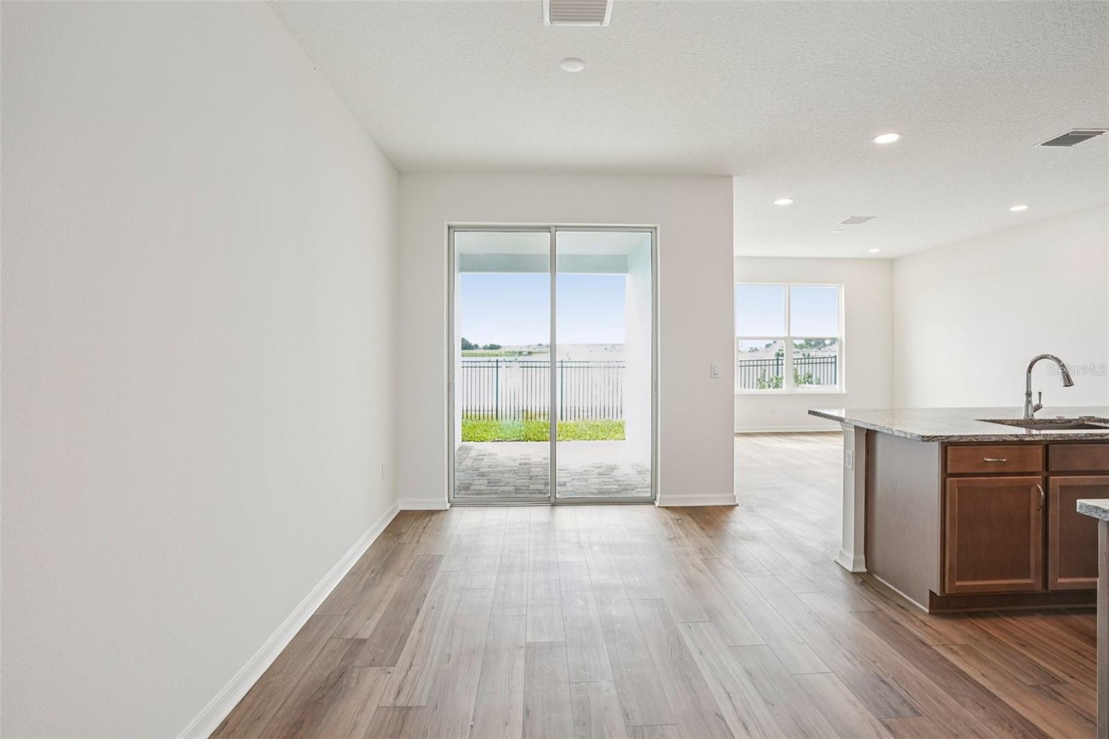 Listing photo id 11 for 11132 Tidepool Court