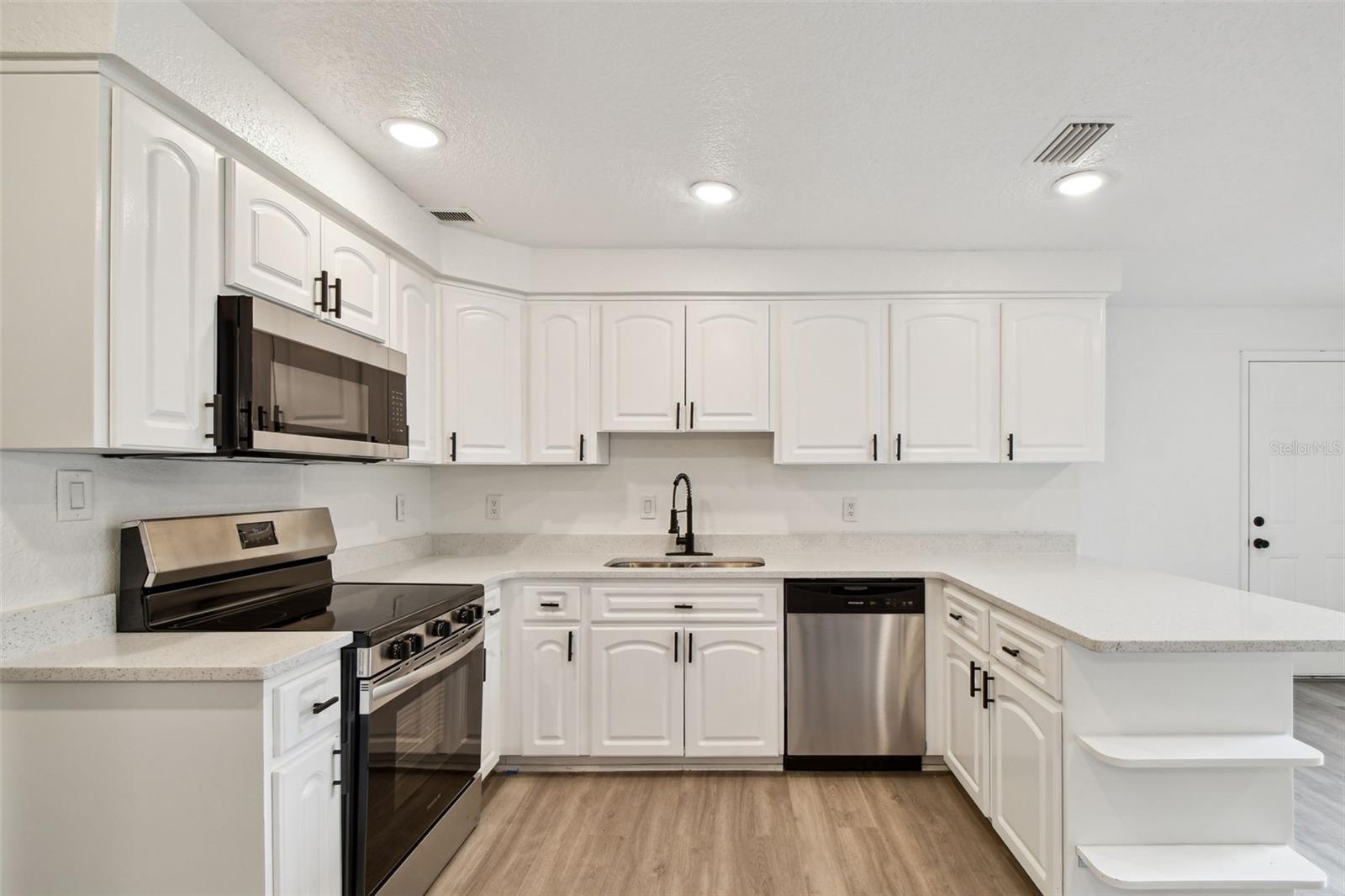 Image 10 of 30 For 4260 Saint Lawrence Drive
