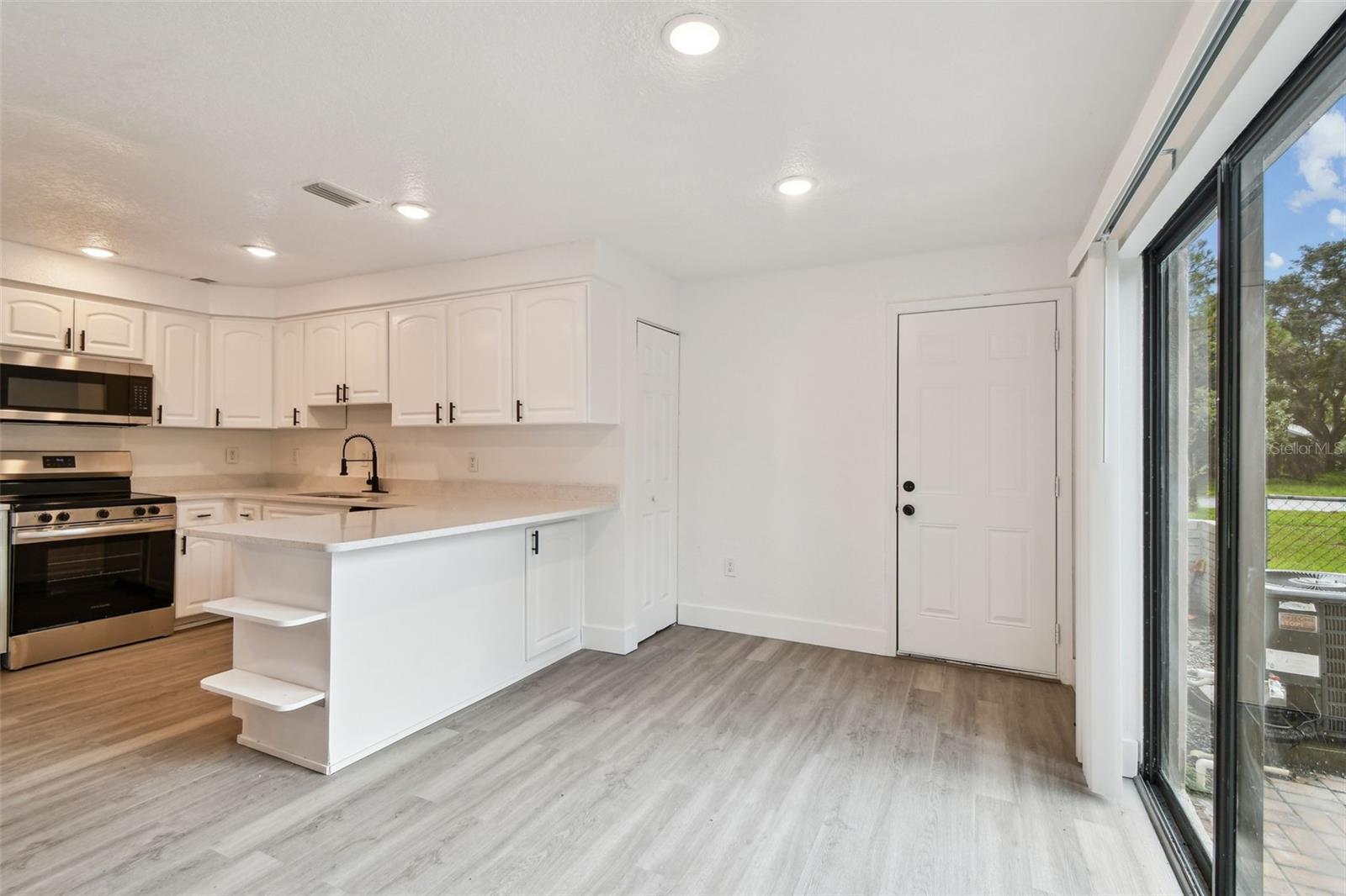 Image 14 of 30 For 4260 Saint Lawrence Drive
