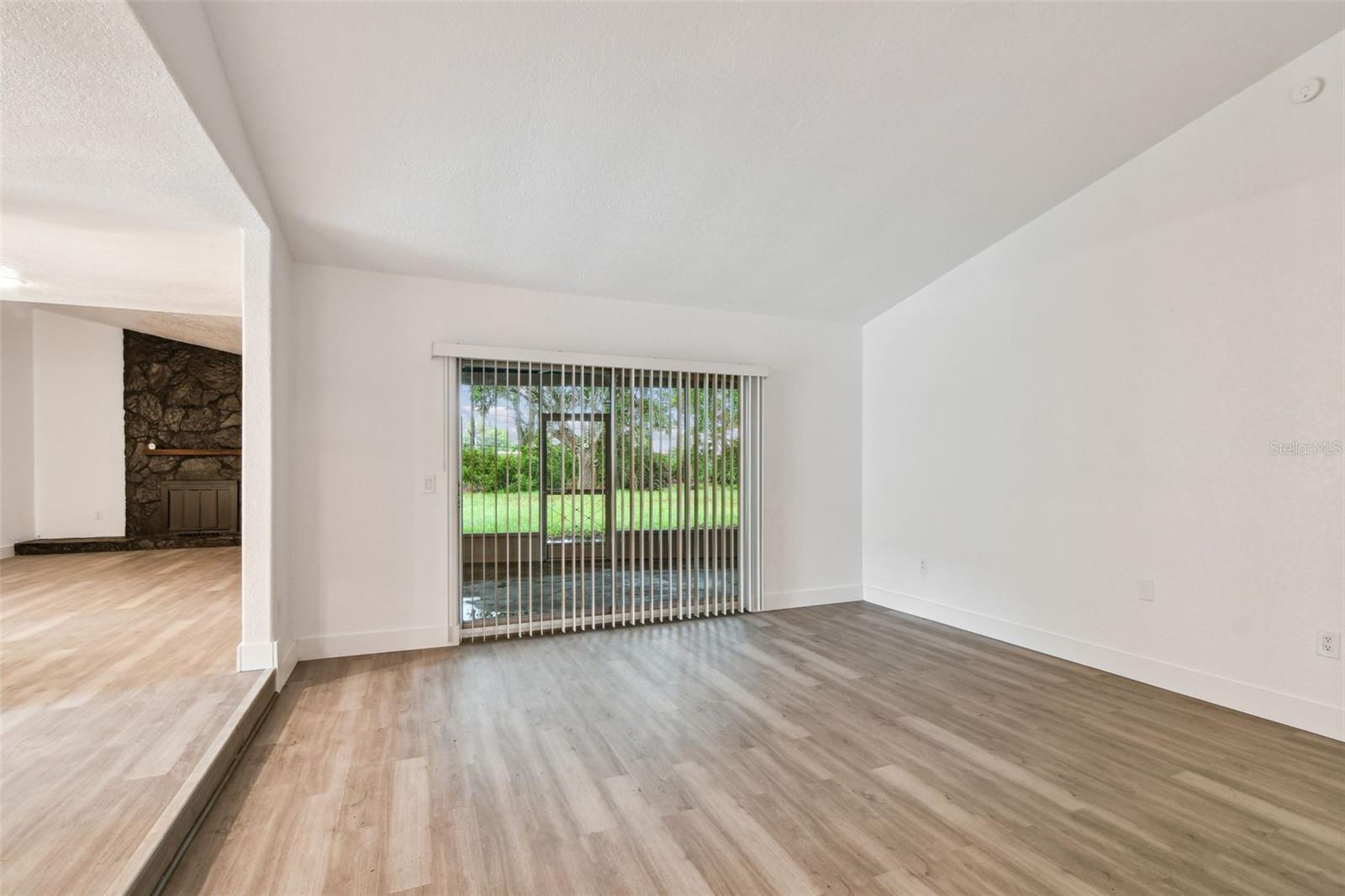 Image 6 of 30 For 4260 Saint Lawrence Drive