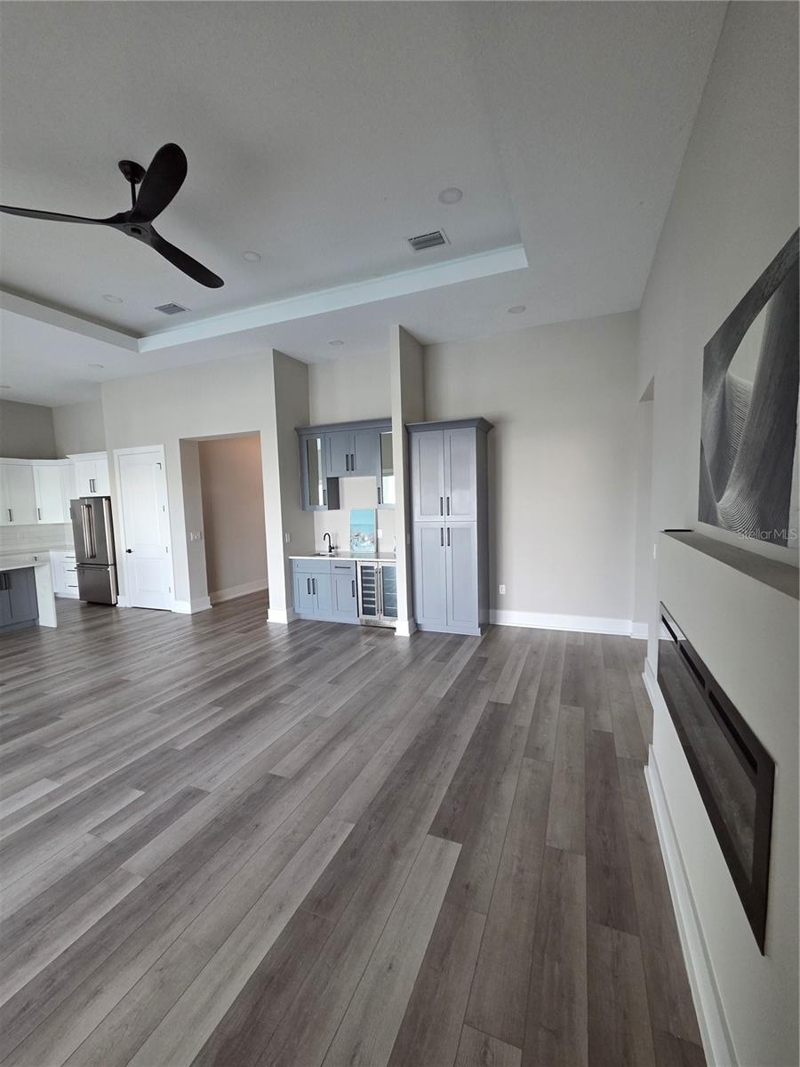 Listing photo id 9 for 614 Pinckney Drive