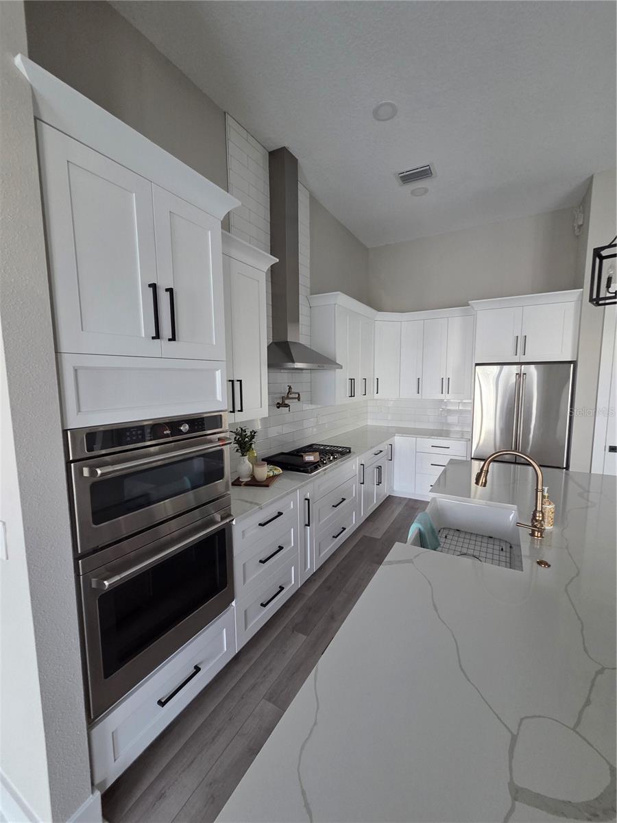 Listing photo id 12 for 614 Pinckney Drive
