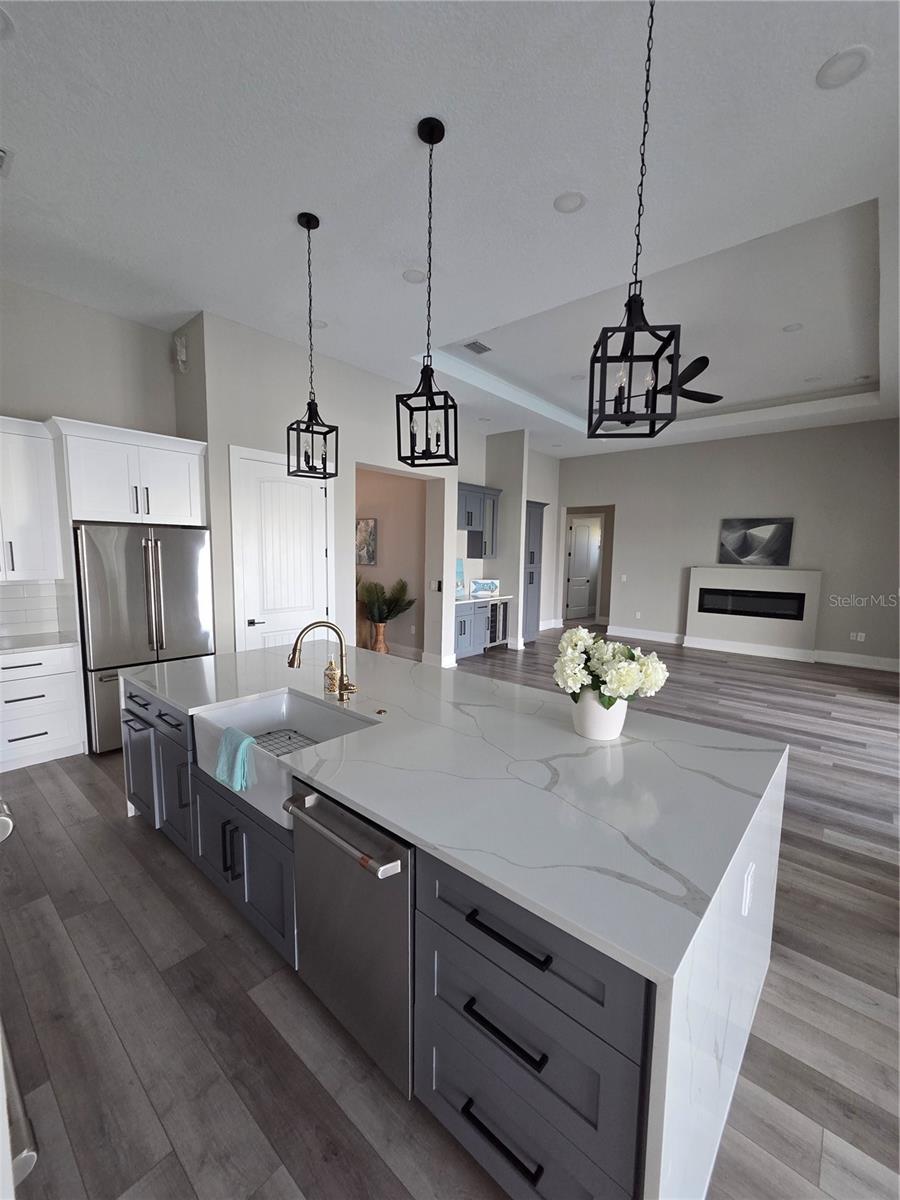 Listing photo id 14 for 614 Pinckney Drive
