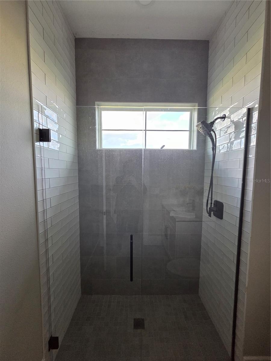 Listing photo id 17 for 614 Pinckney Drive