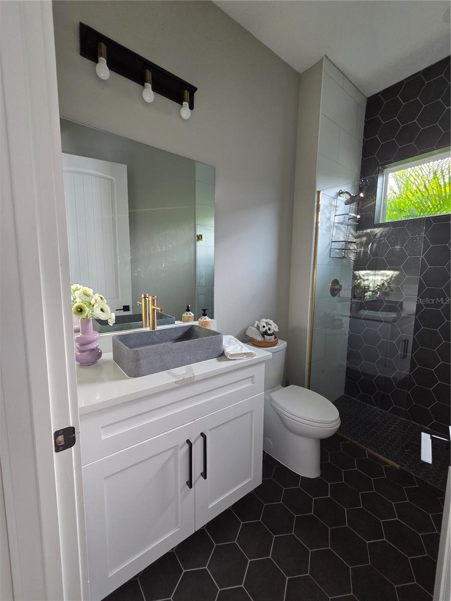 Listing photo id 20 for 614 Pinckney Drive