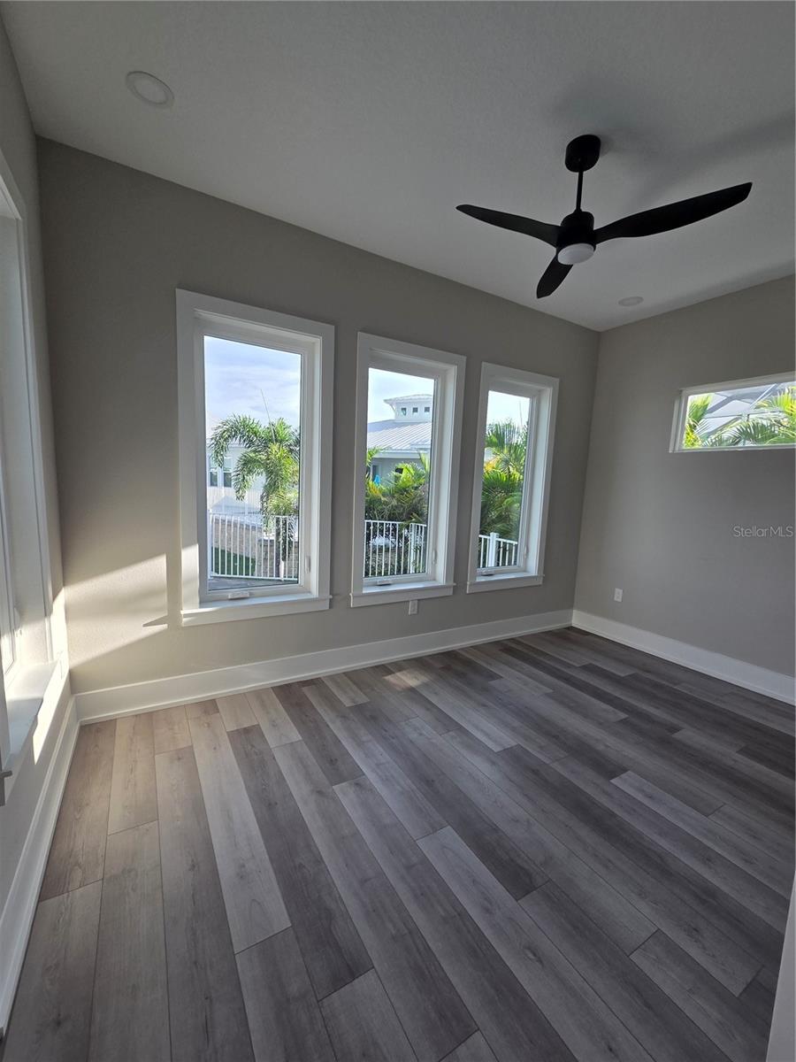 Listing photo id 23 for 614 Pinckney Drive