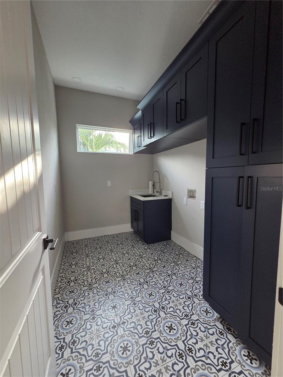 Listing photo id 26 for 614 Pinckney Drive