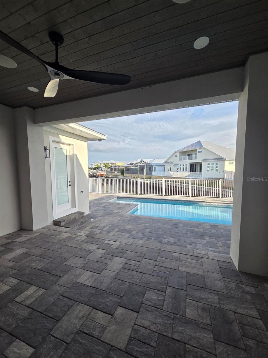 Listing photo id 28 for 614 Pinckney Drive