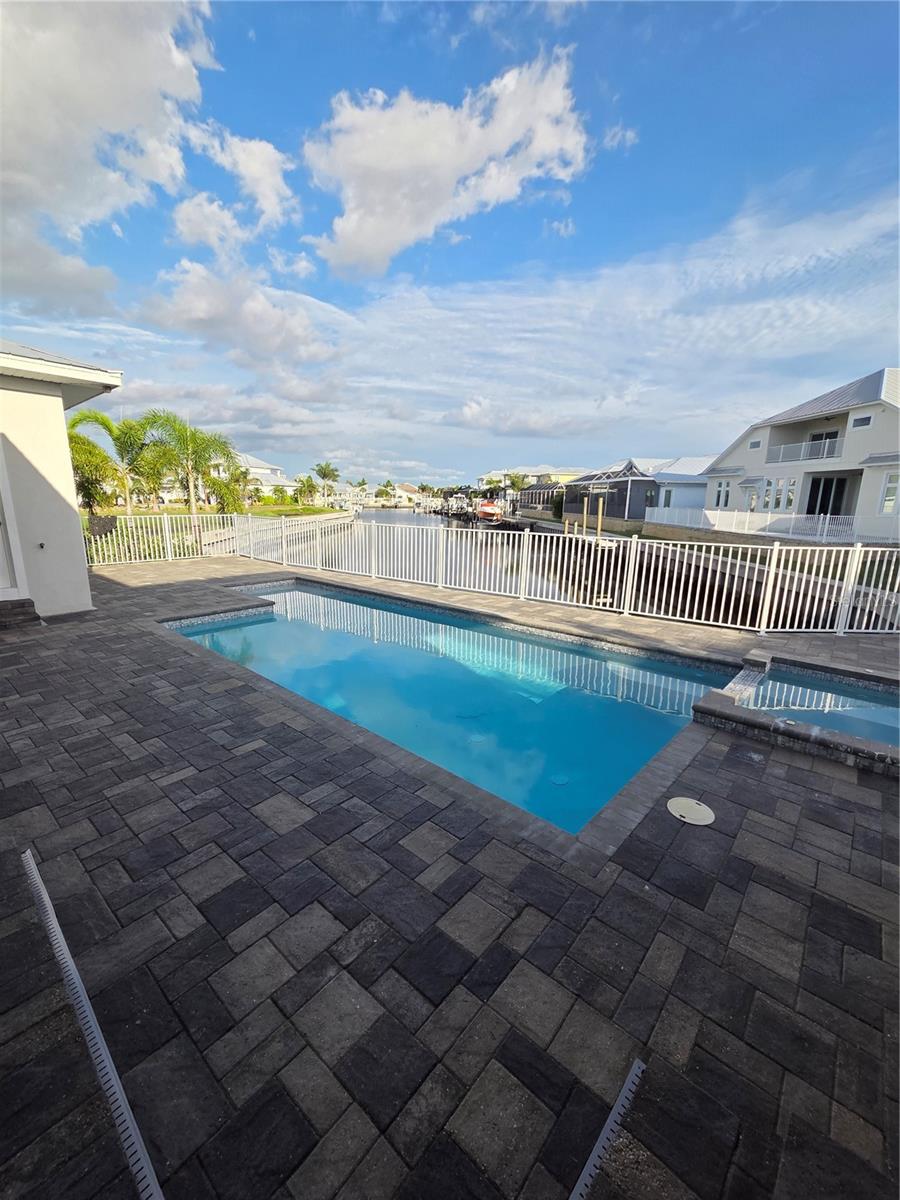 Listing photo id 29 for 614 Pinckney Drive