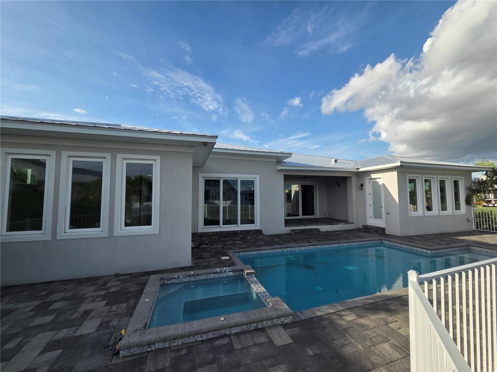 Listing photo id 30 for 614 Pinckney Drive