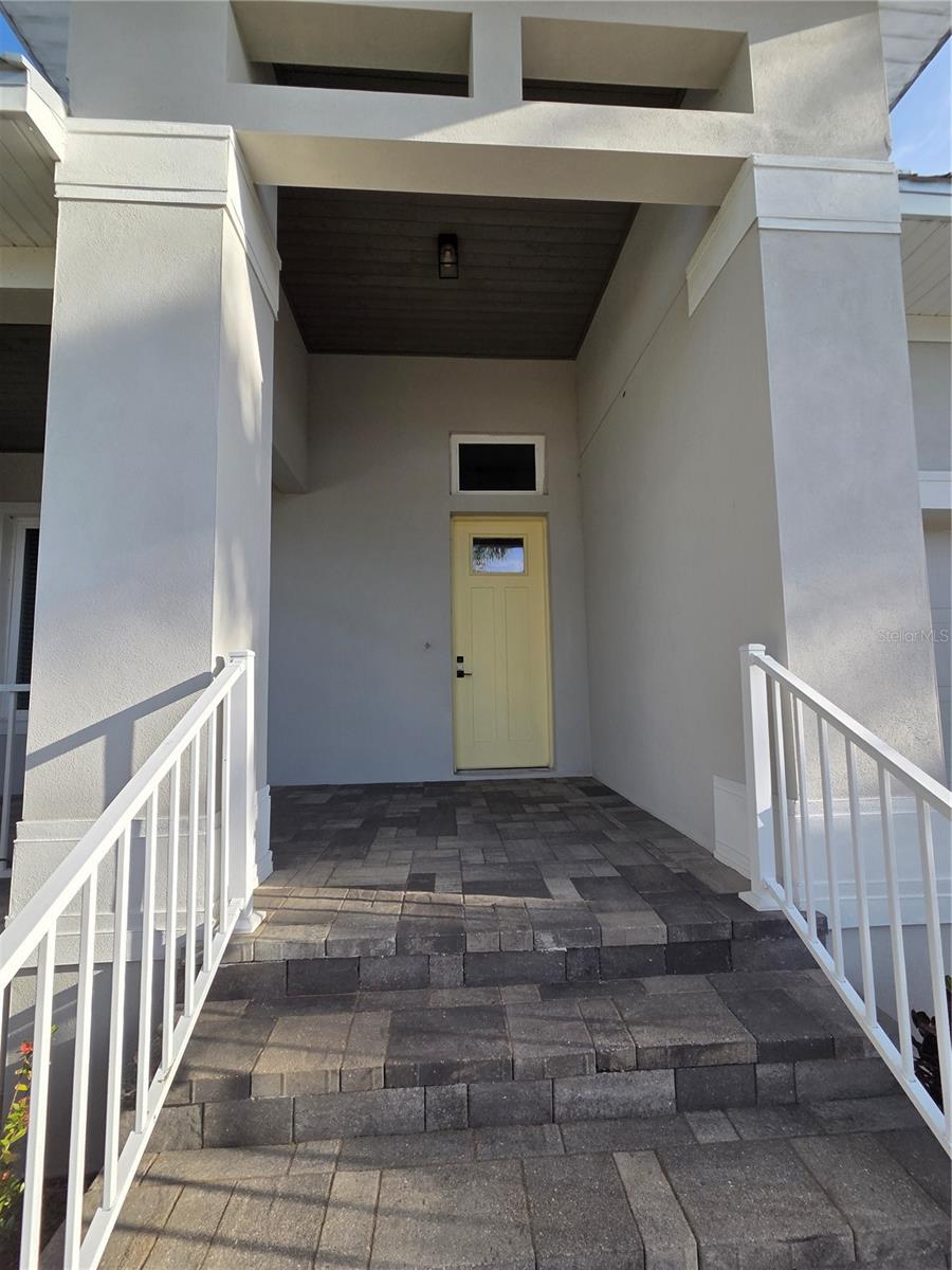 Listing photo id 3 for 614 Pinckney Drive