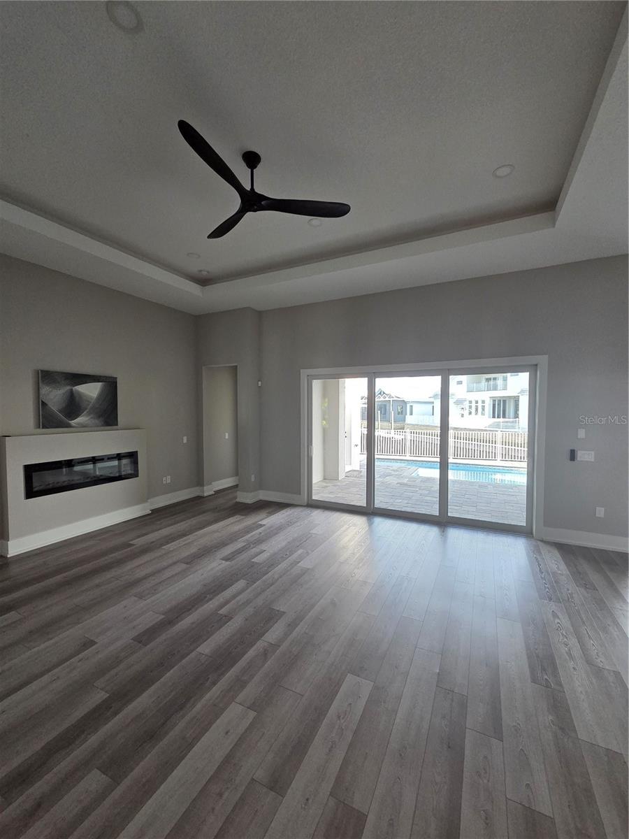 Listing photo id 5 for 614 Pinckney Drive