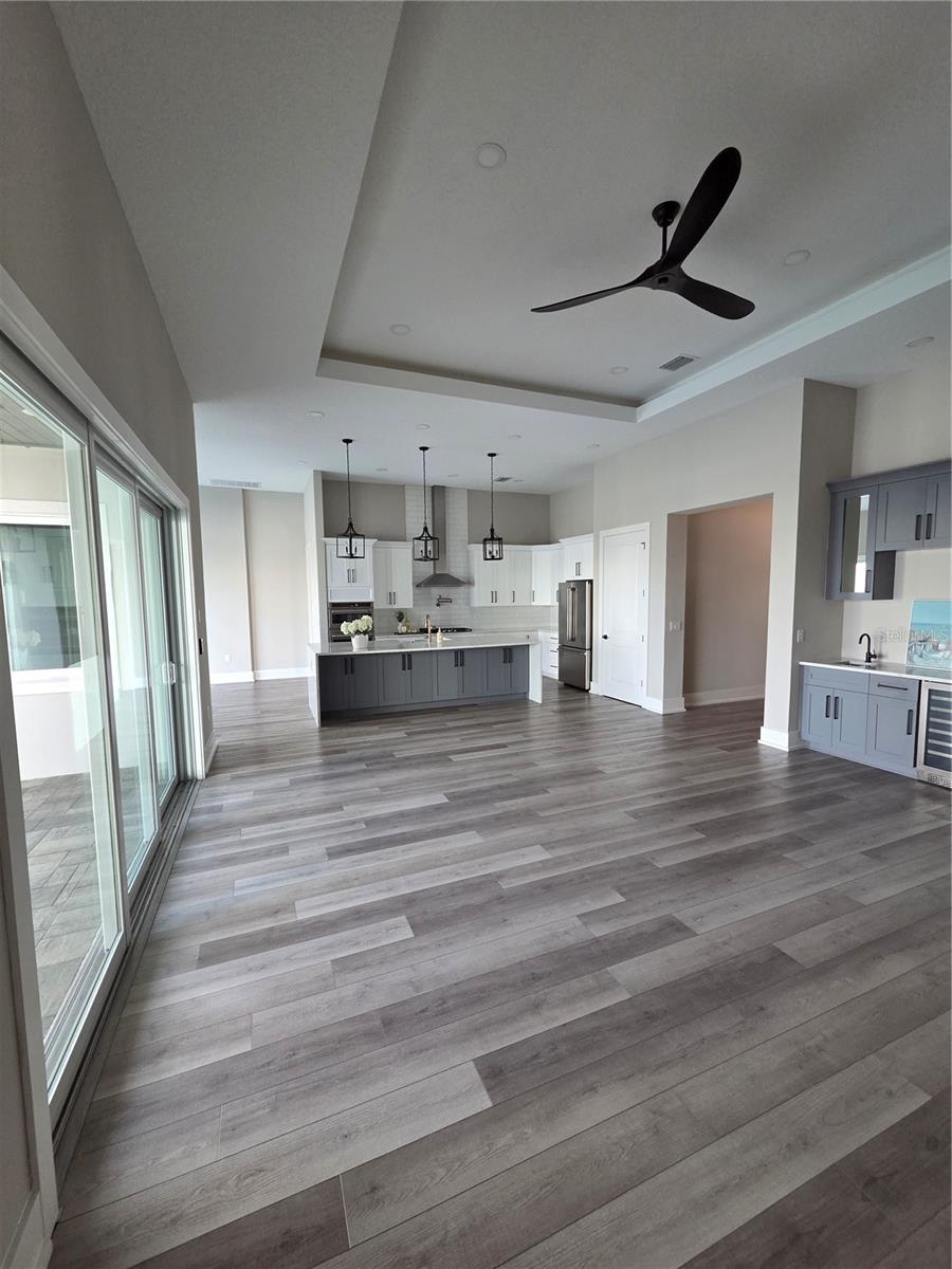 Listing photo id 7 for 614 Pinckney Drive