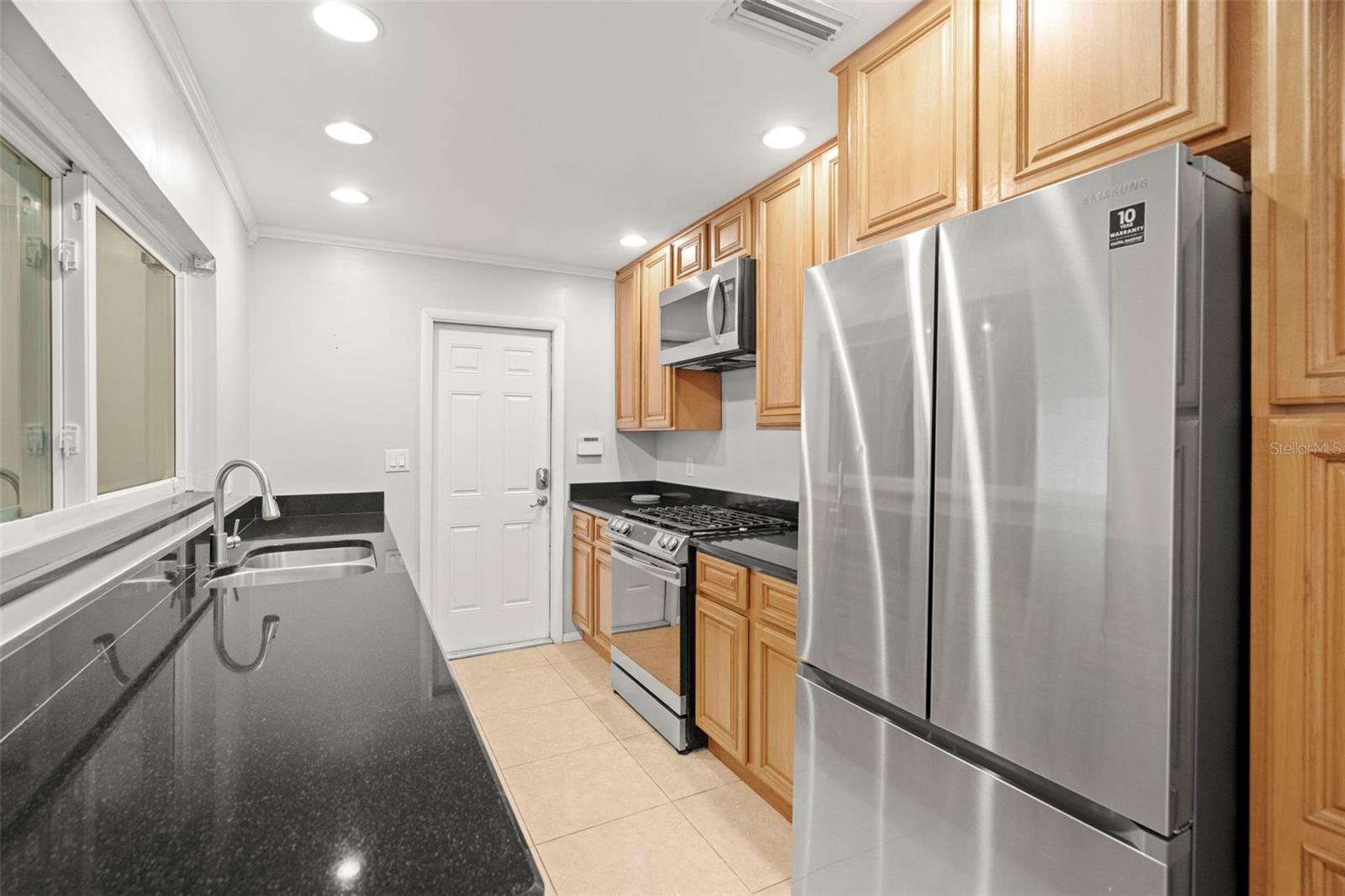 Image 10 of 33 For 1570 83rd Avenue N