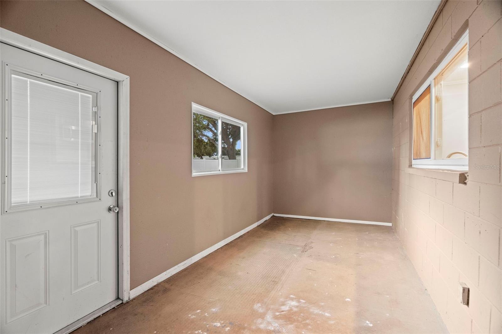 Image 23 of 33 For 1570 83rd Avenue N