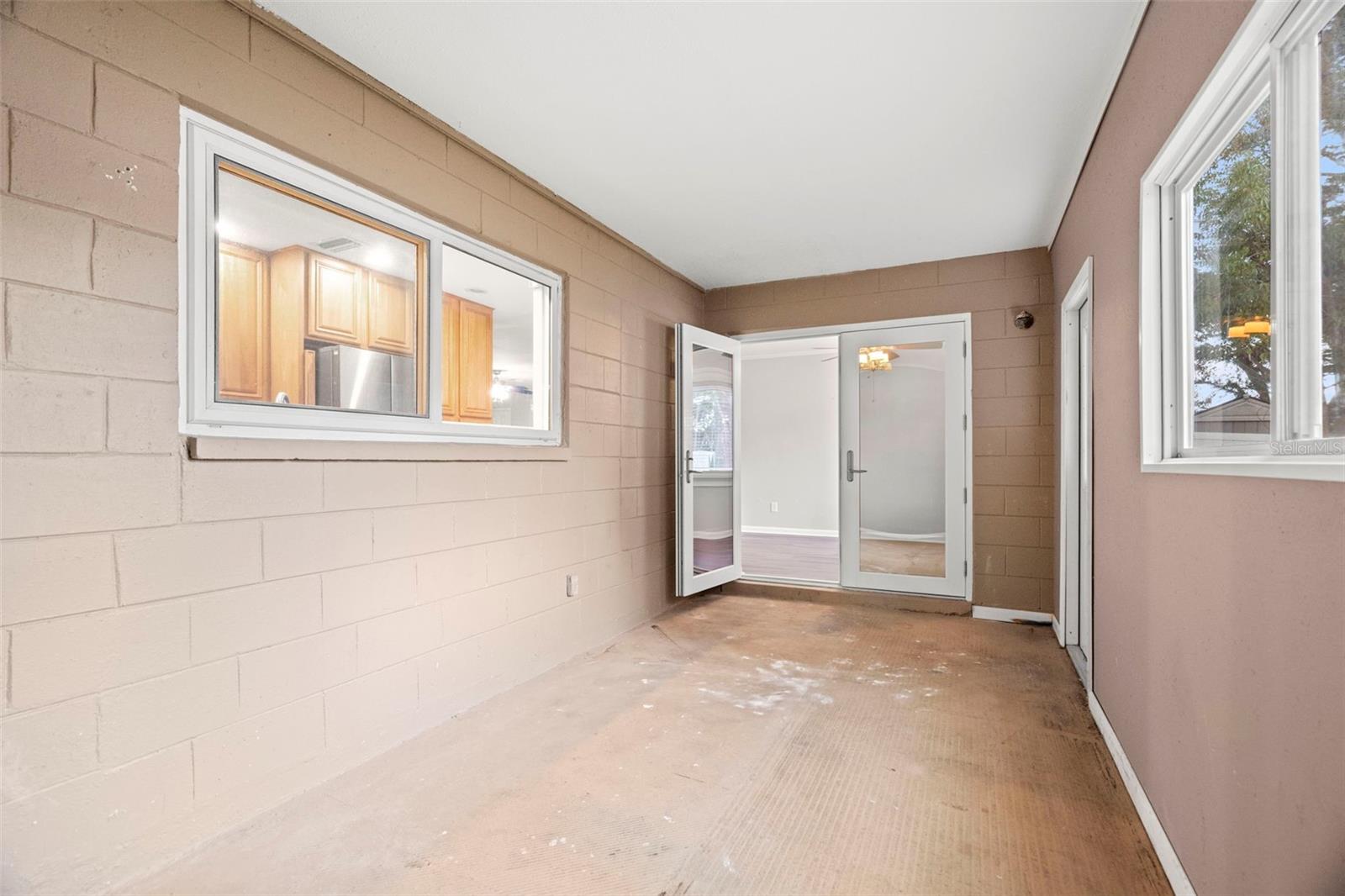 Image 24 of 33 For 1570 83rd Avenue N