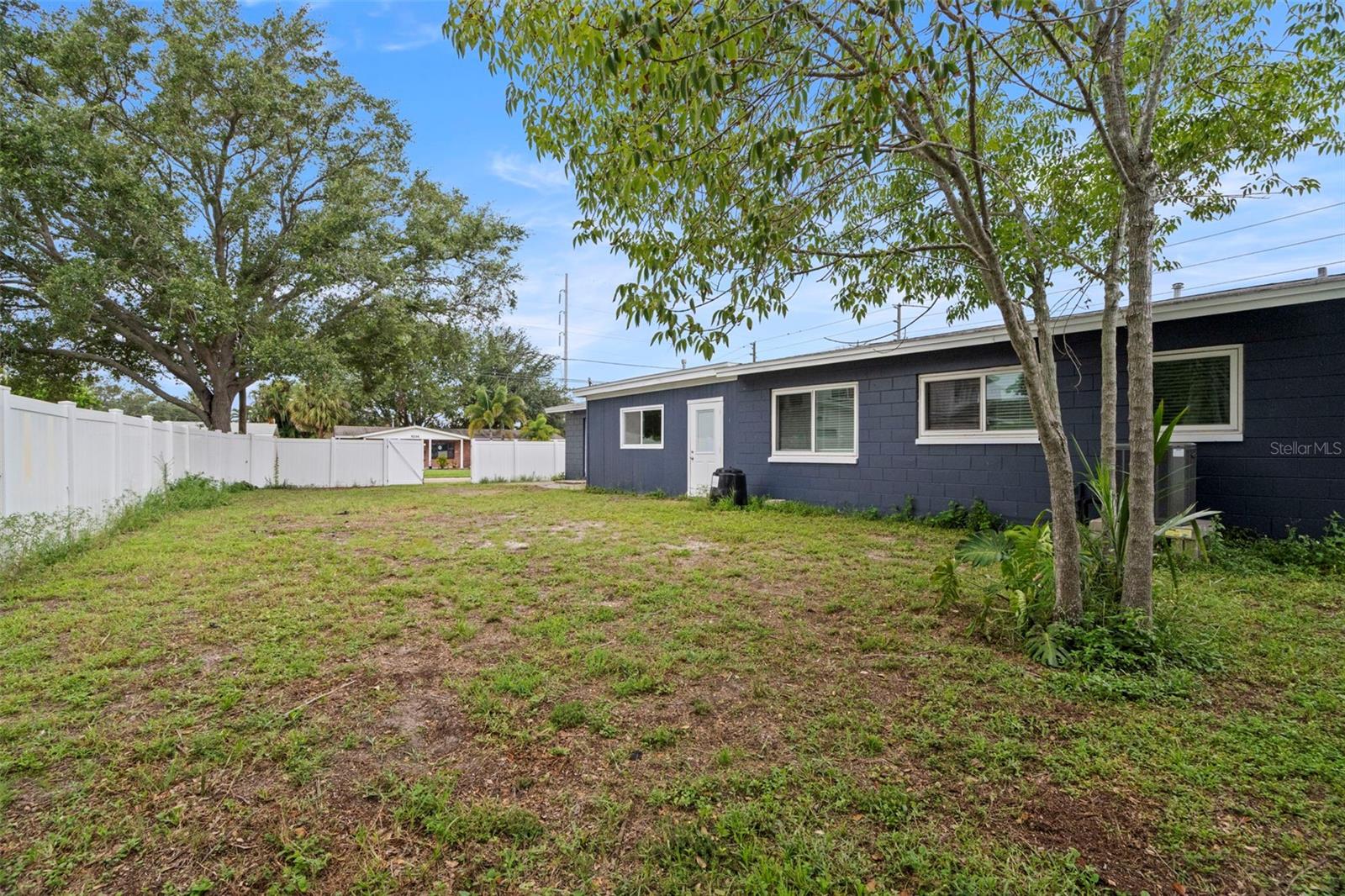 Image 27 of 33 For 1570 83rd Avenue N