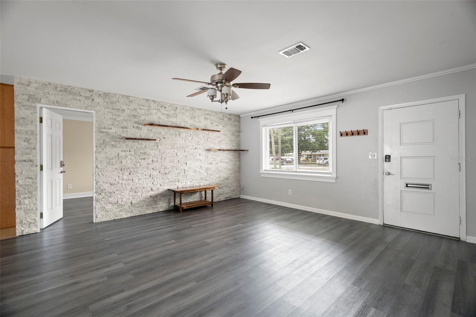 Image 4 of 33 For 1570 83rd Avenue N