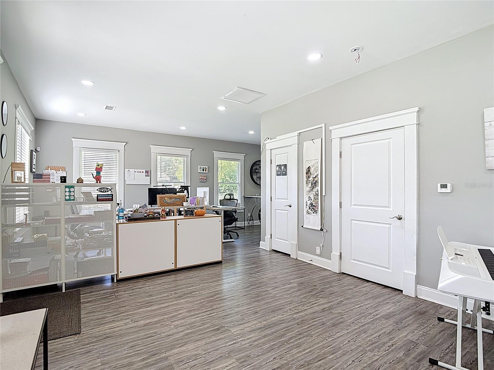 Image 12 of 54 For 4014 Marguerite Street