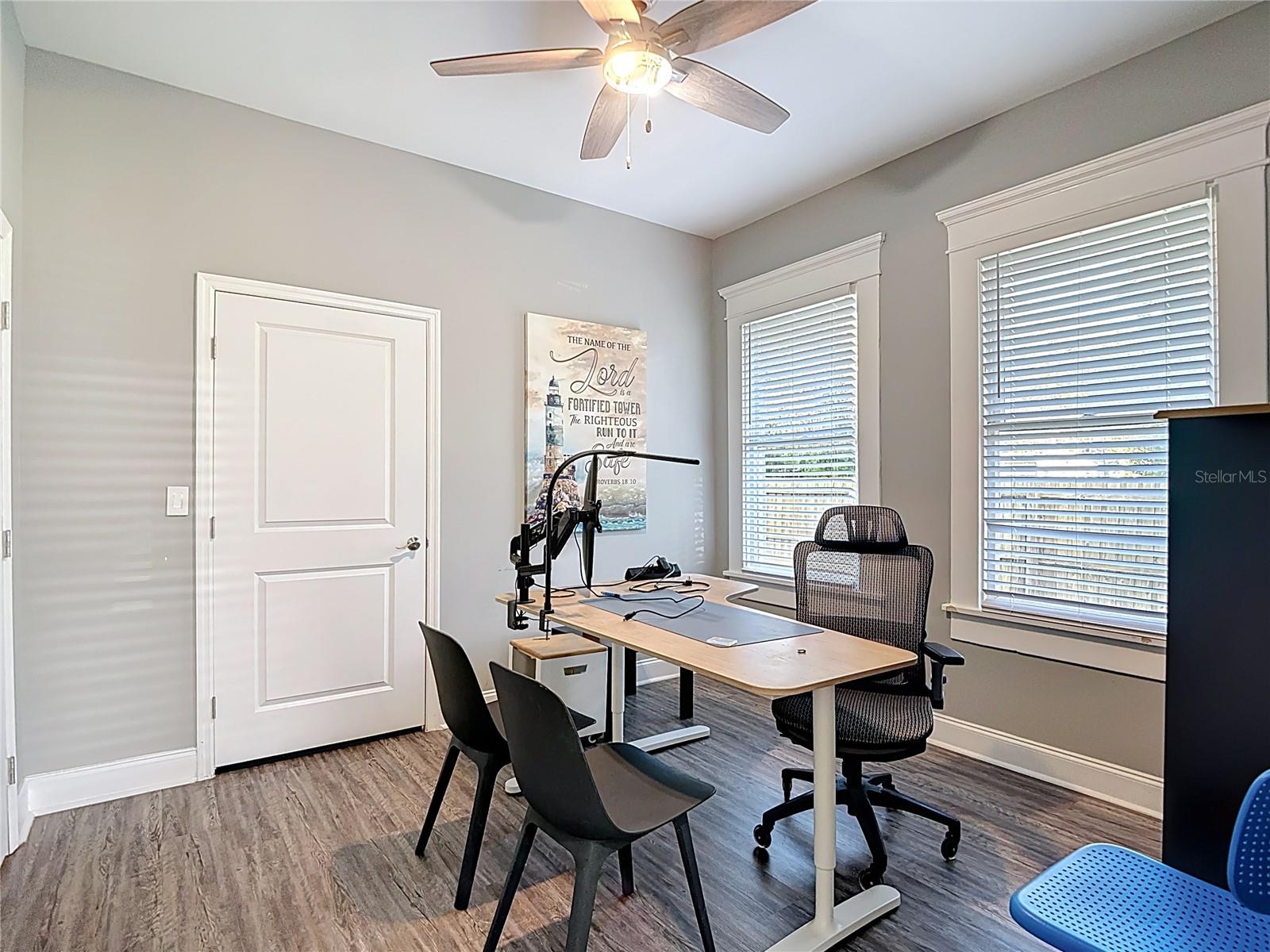 Image 33 of 54 For 4014 Marguerite Street