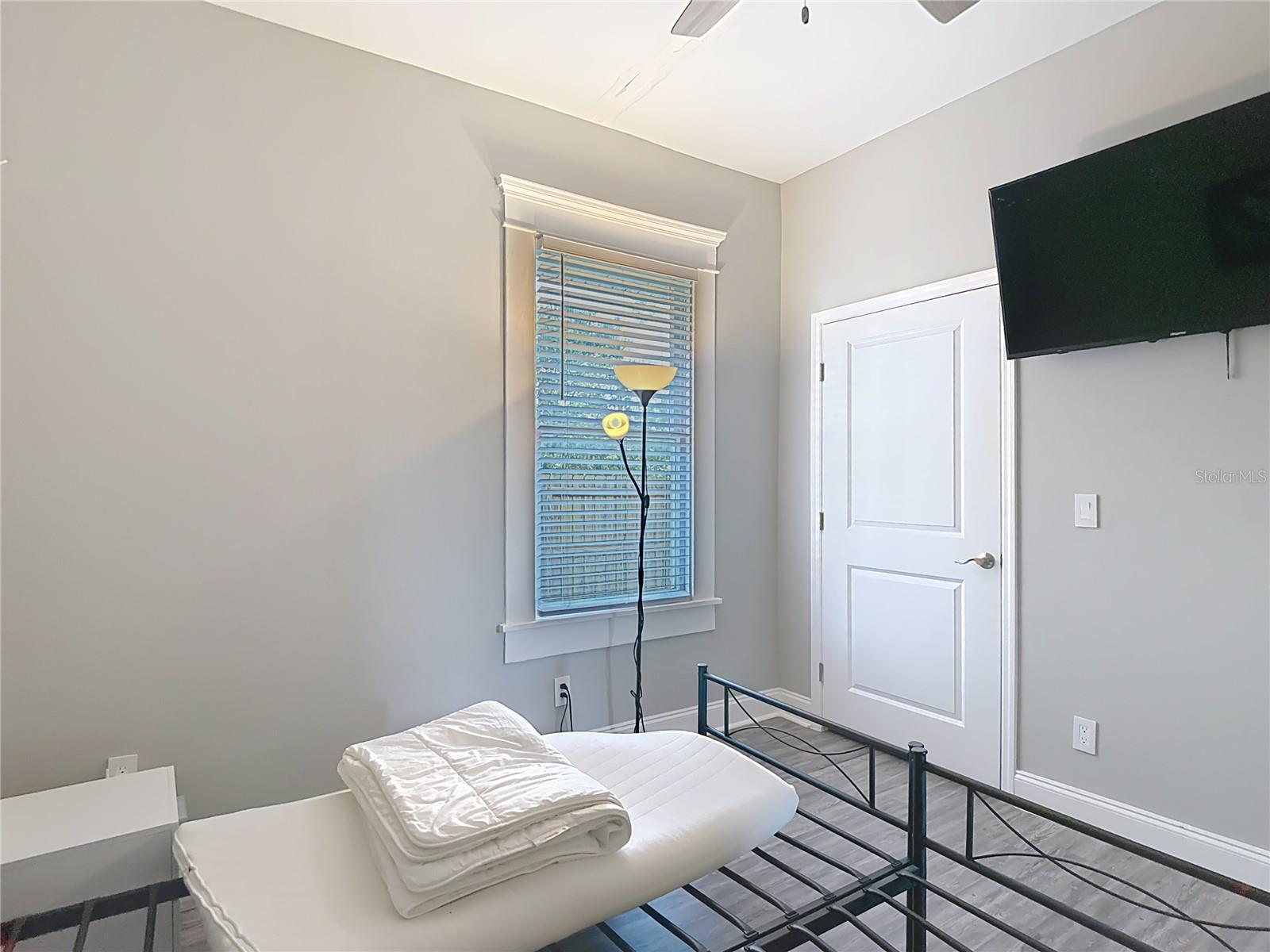 Image 36 of 54 For 4014 Marguerite Street
