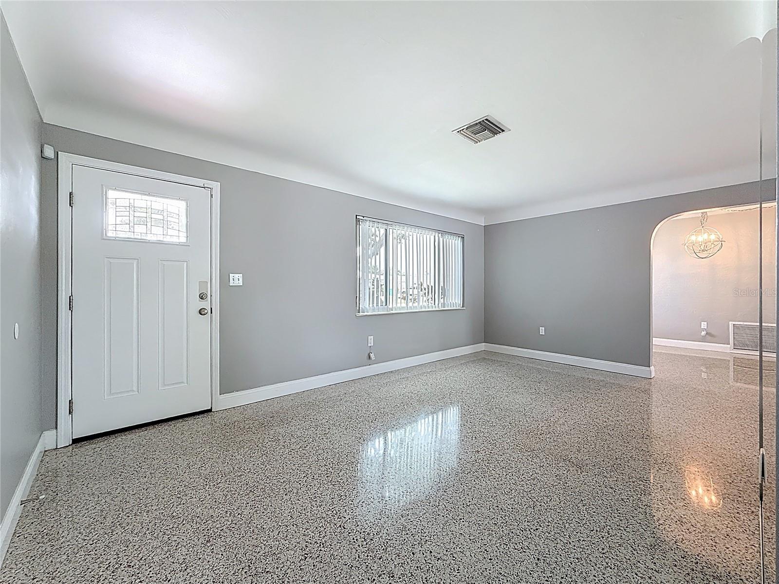 Image 13 of 71 For 6145 50th Avenue N