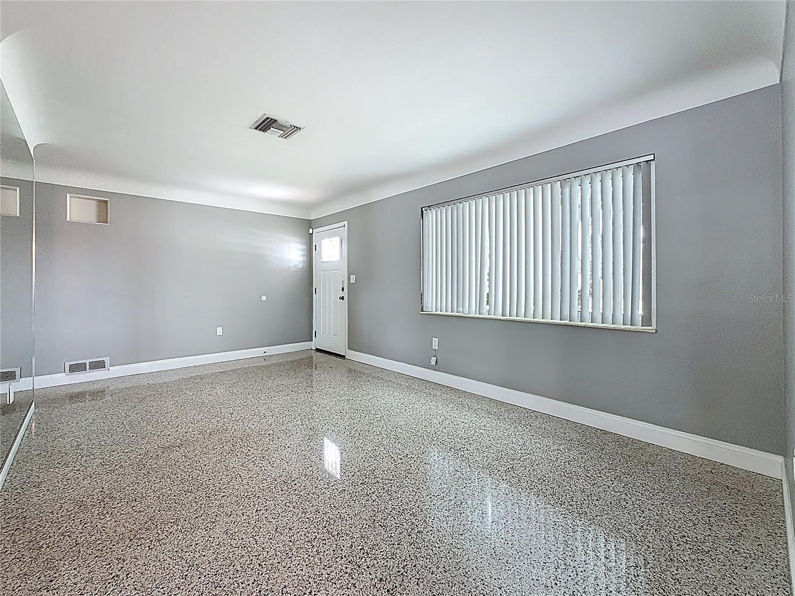 Image 16 of 71 For 6145 50th Avenue N