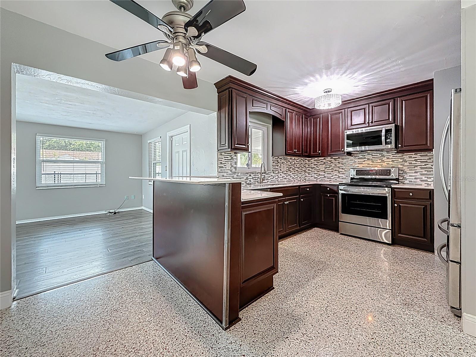 Image 17 of 71 For 6145 50th Avenue N