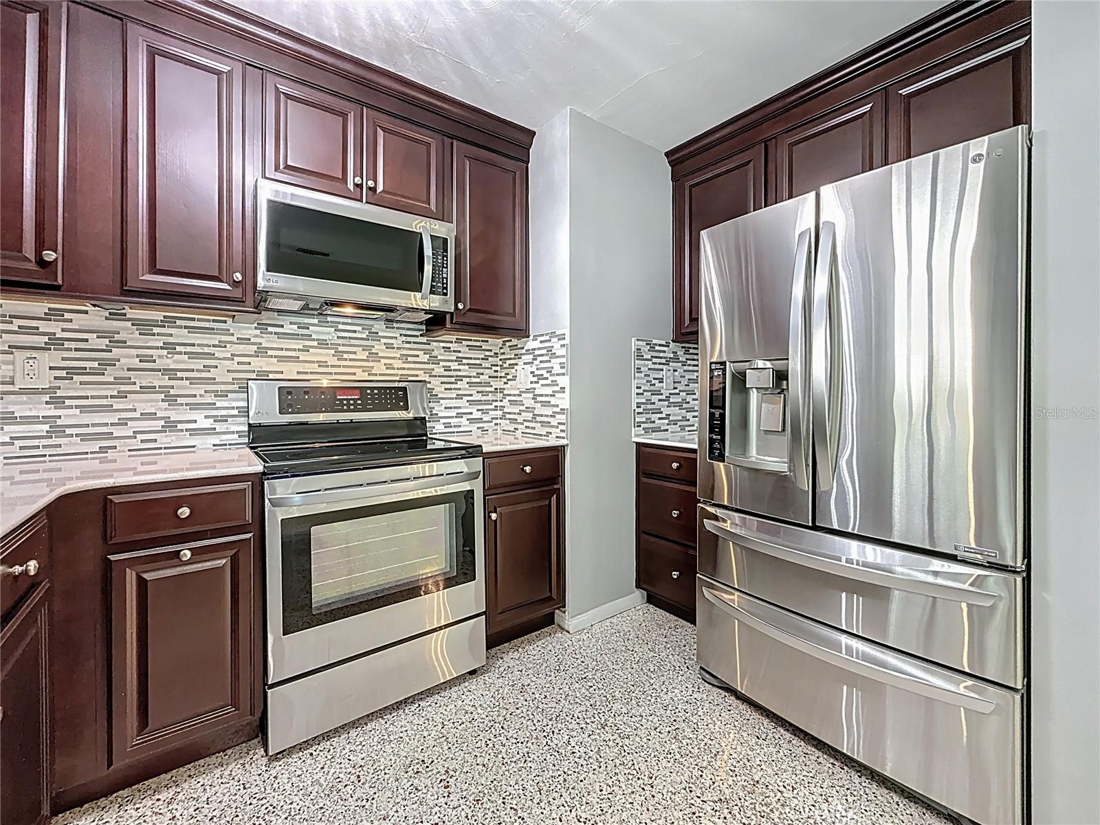 Image 20 of 71 For 6145 50th Avenue N