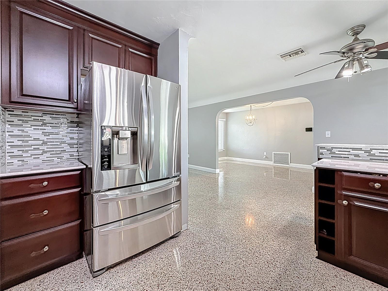 Image 21 of 71 For 6145 50th Avenue N