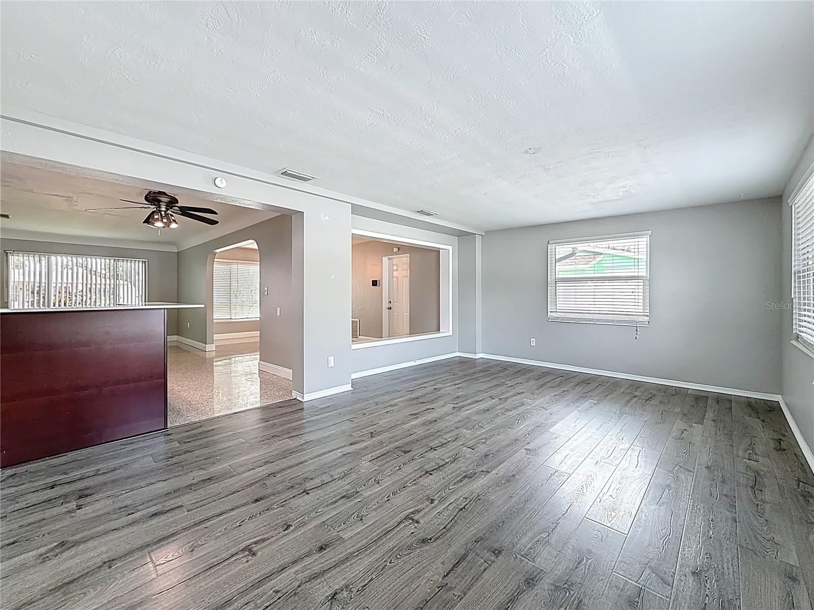 Image 29 of 71 For 6145 50th Avenue N