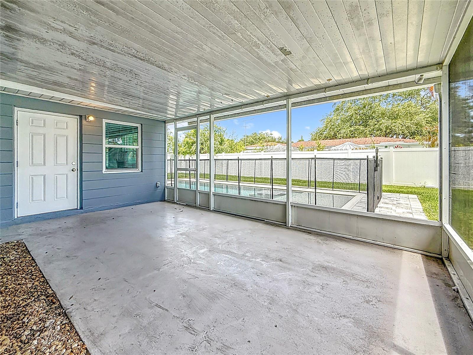 Image 47 of 71 For 6145 50th Avenue N