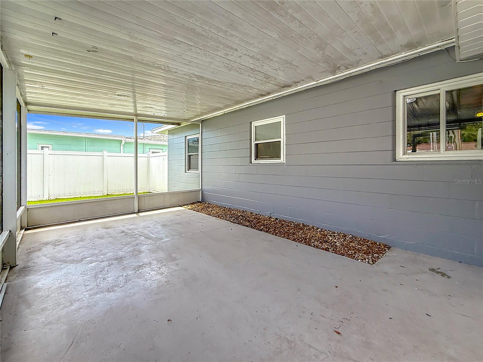 Image 48 of 71 For 6145 50th Avenue N