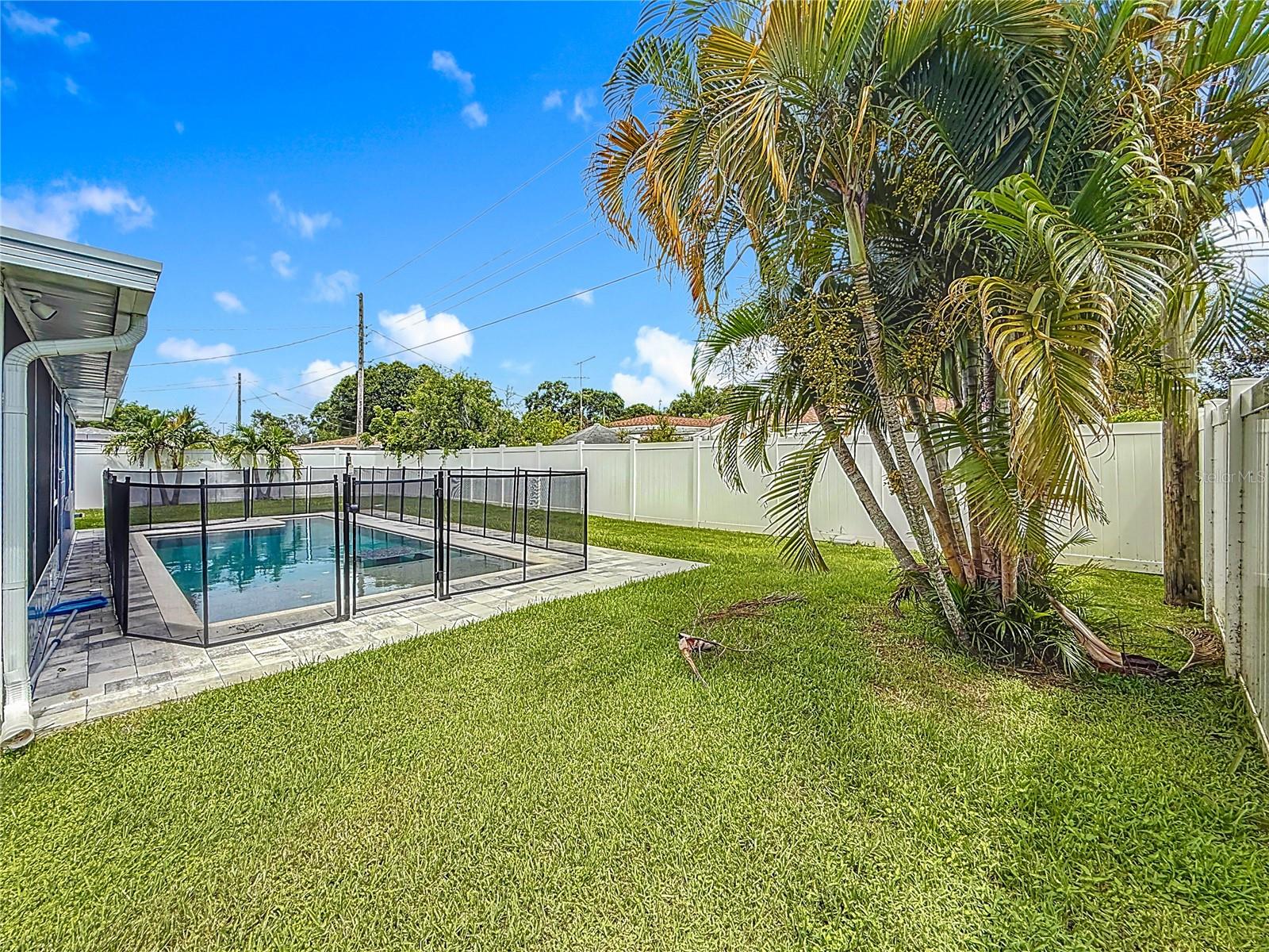 Image 56 of 71 For 6145 50th Avenue N