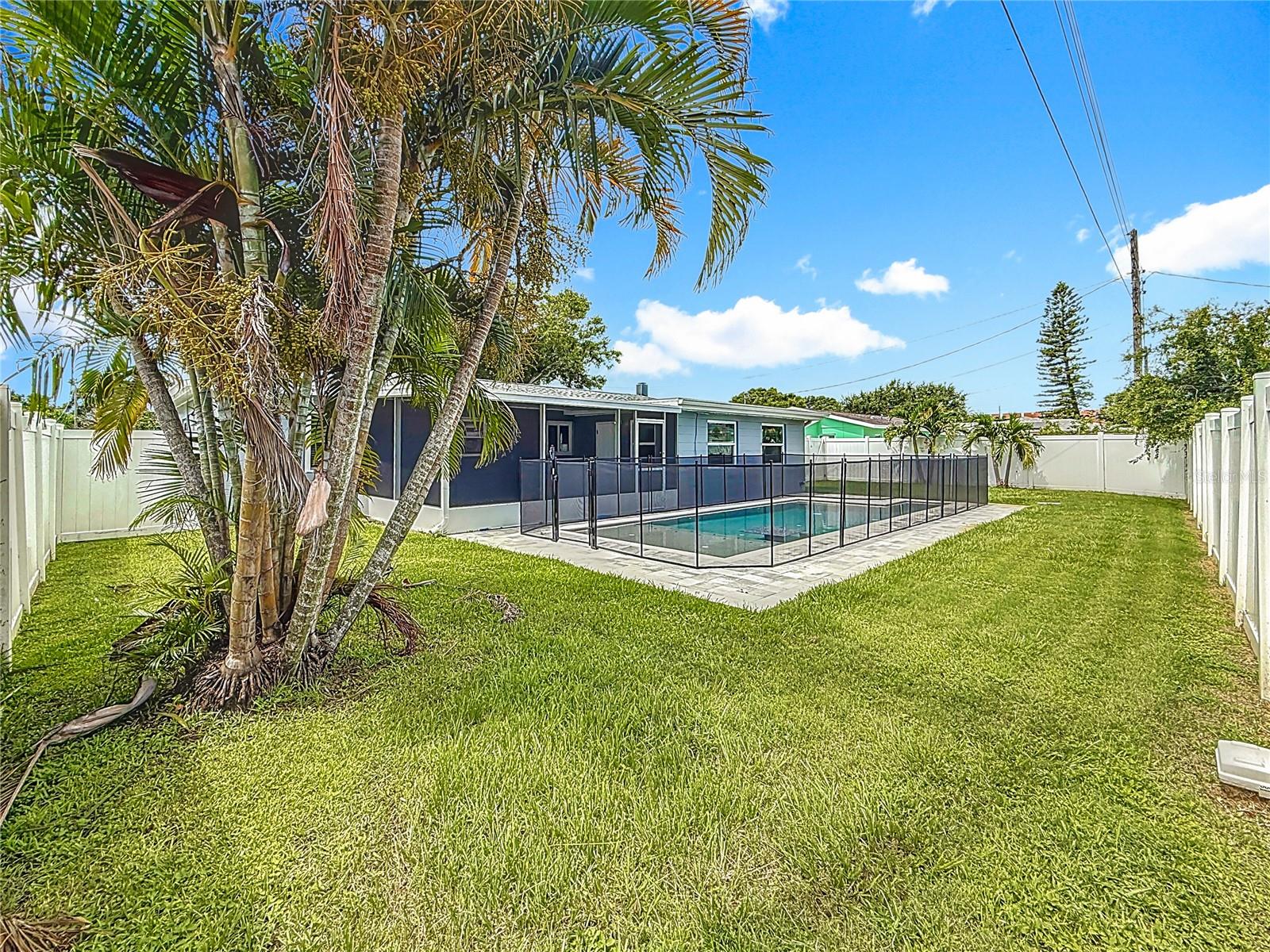 Image 57 of 71 For 6145 50th Avenue N