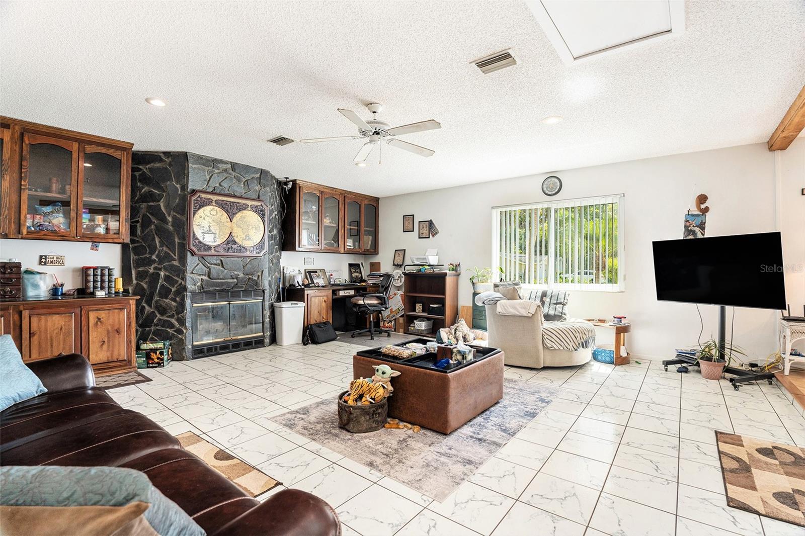 Image 14 of 39 For 8715 Longboat Lane