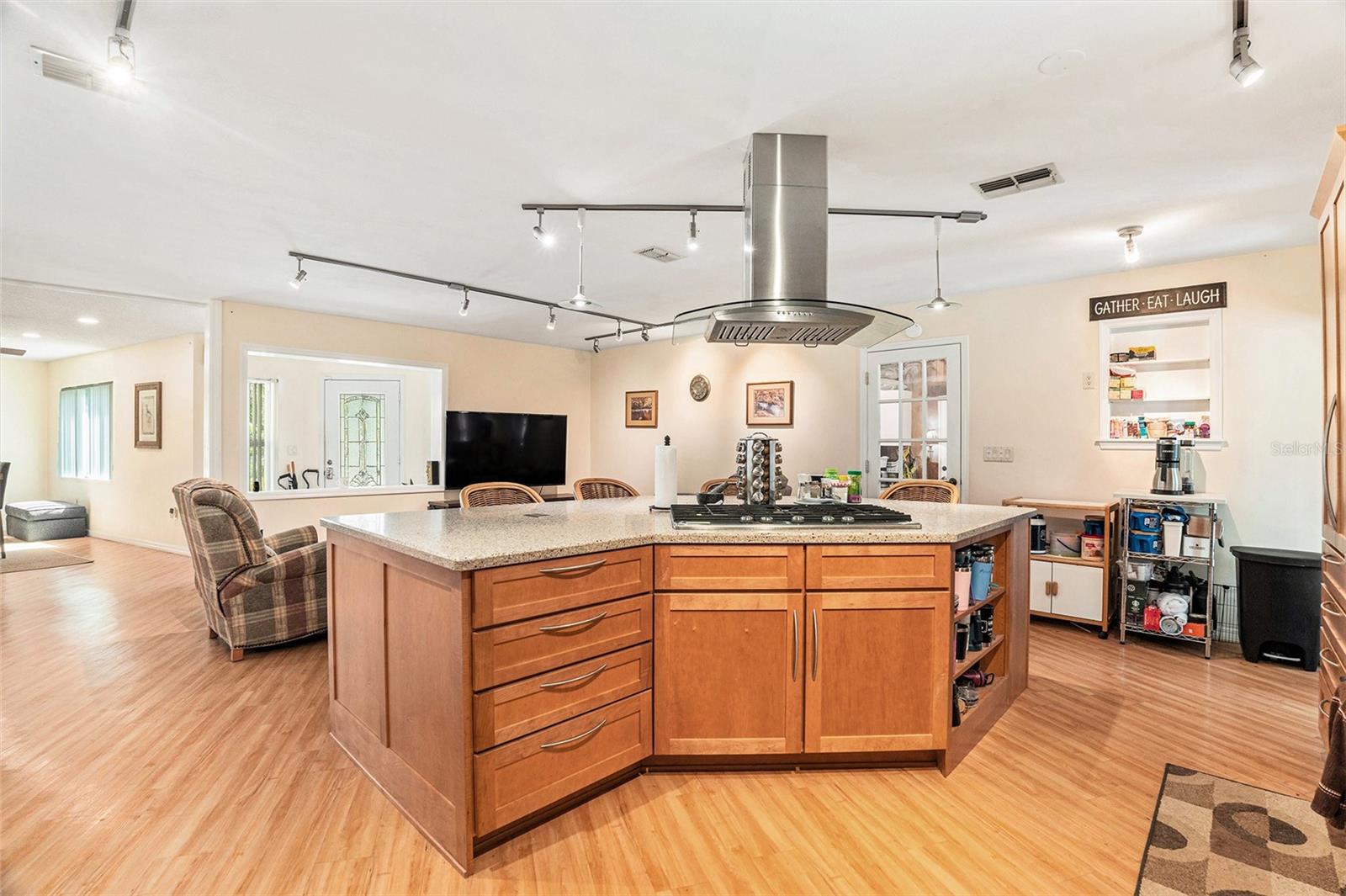 Image 7 of 39 For 8715 Longboat Lane