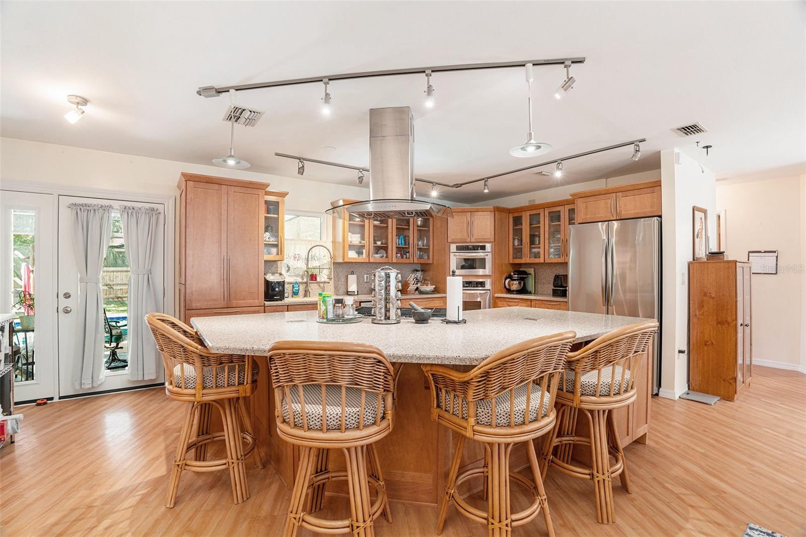 Image 8 of 39 For 8715 Longboat Lane