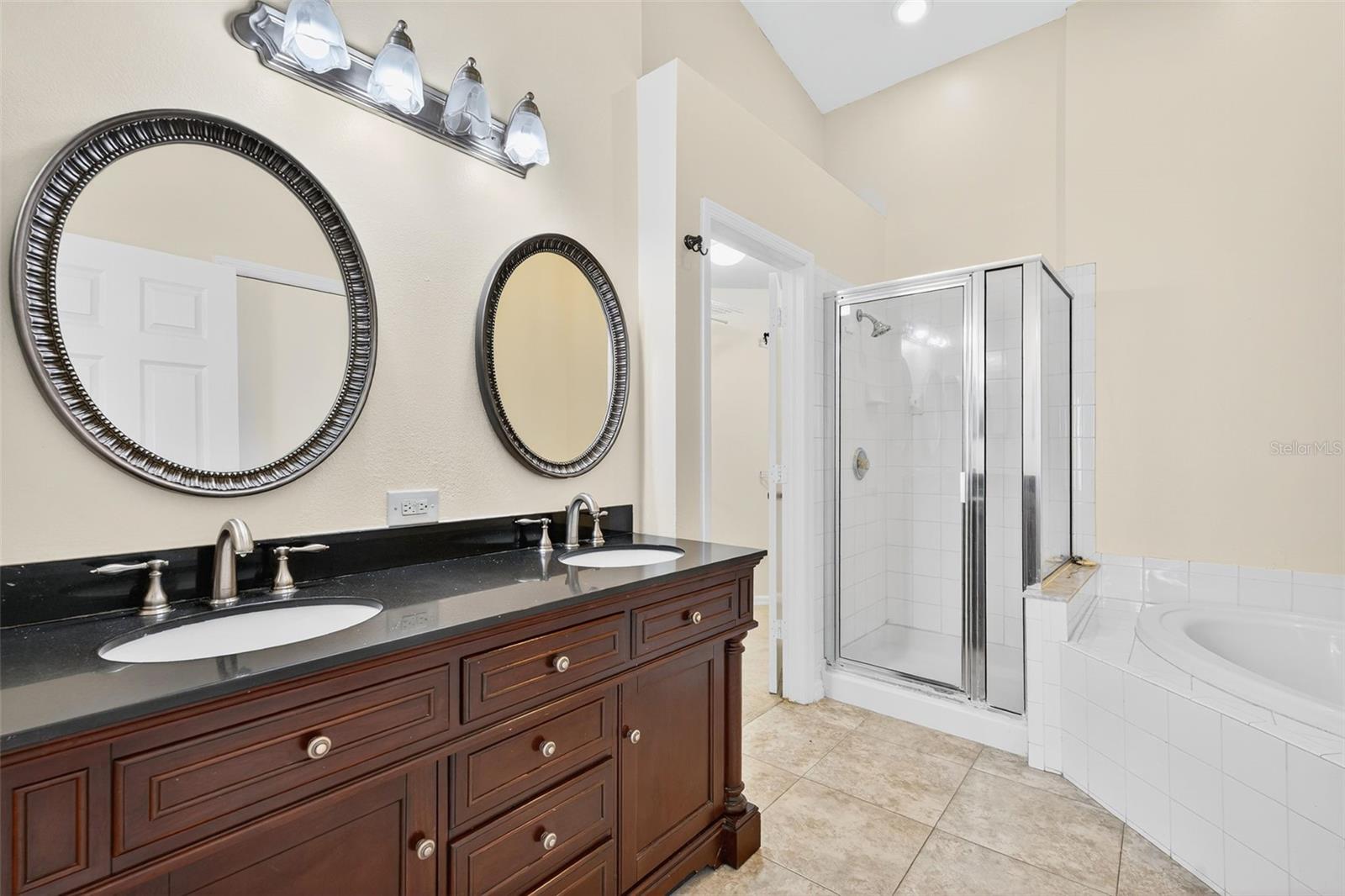 Image 29 of 46 For 913 Summer Breeze Drive