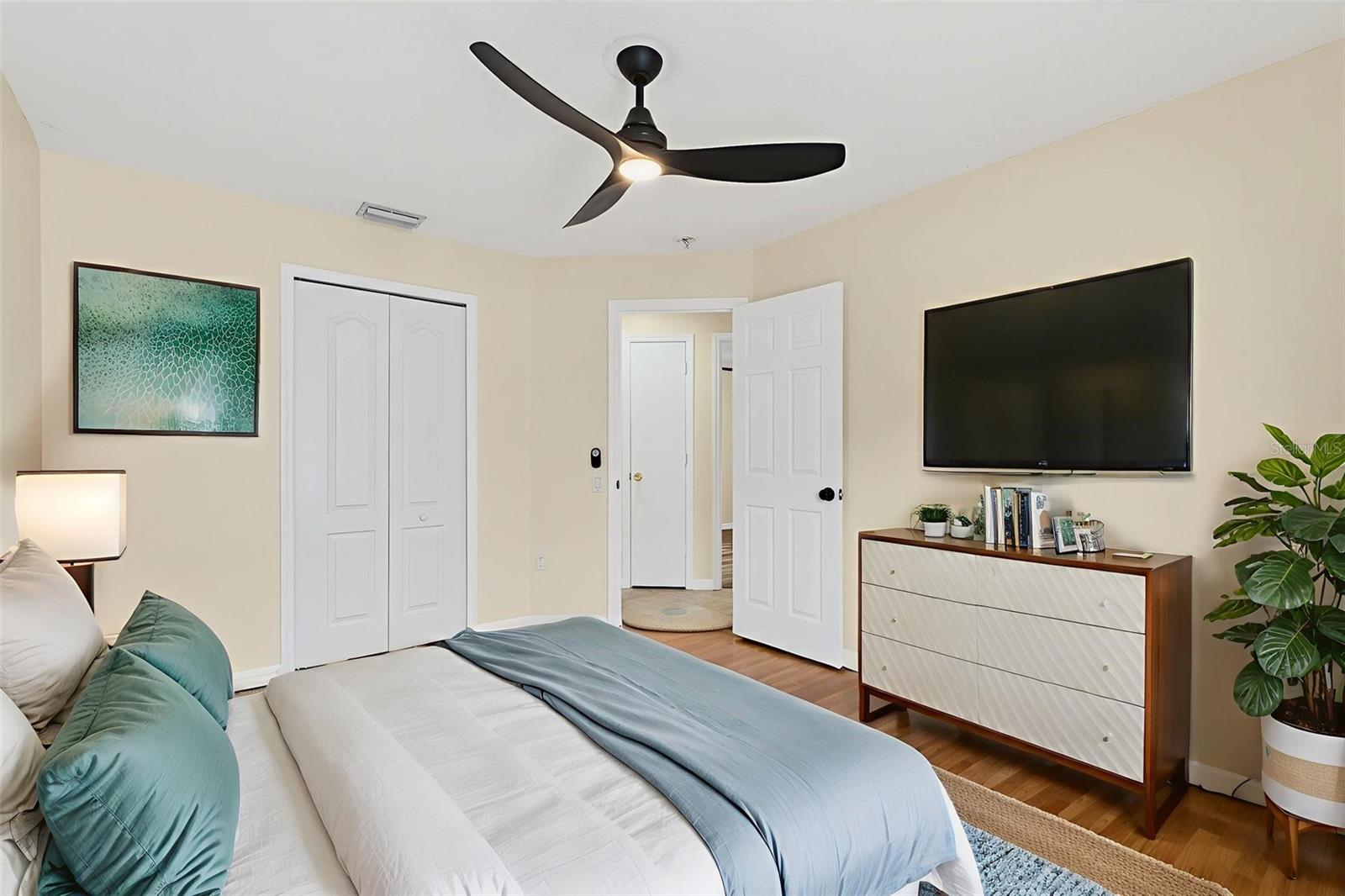 Image 33 of 46 For 913 Summer Breeze Drive