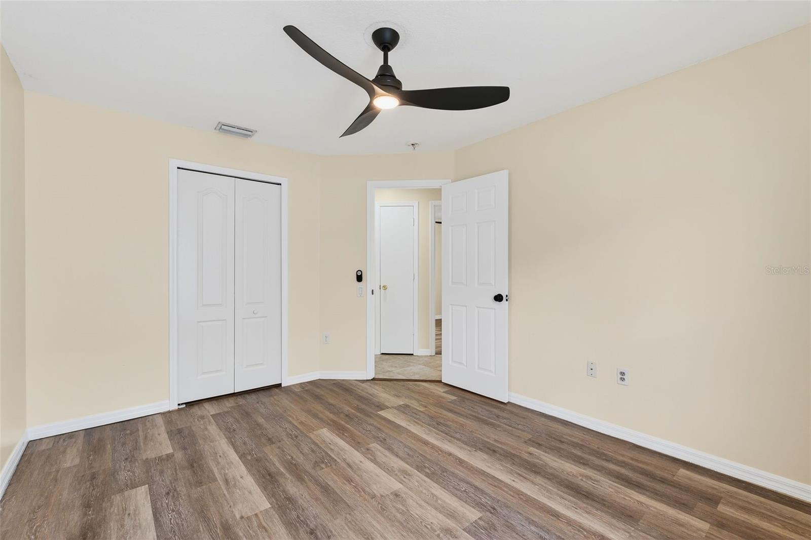 Image 34 of 46 For 913 Summer Breeze Drive