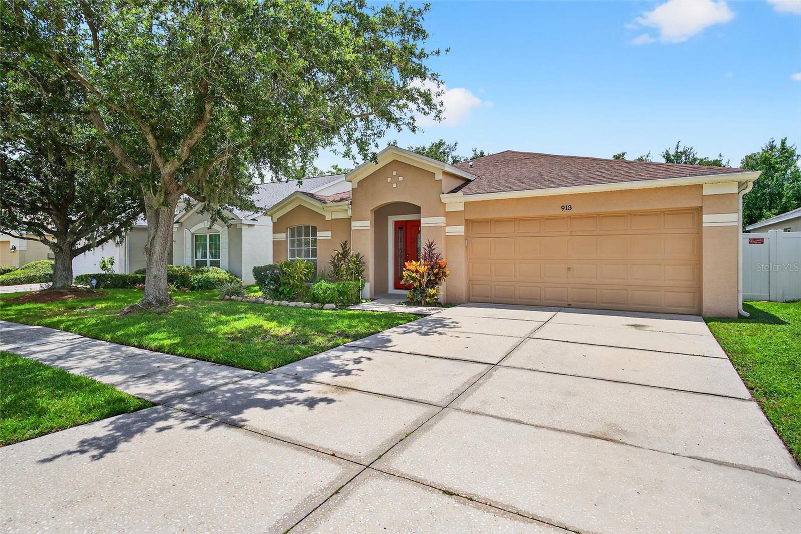 Image 4 of 46 For 913 Summer Breeze Drive