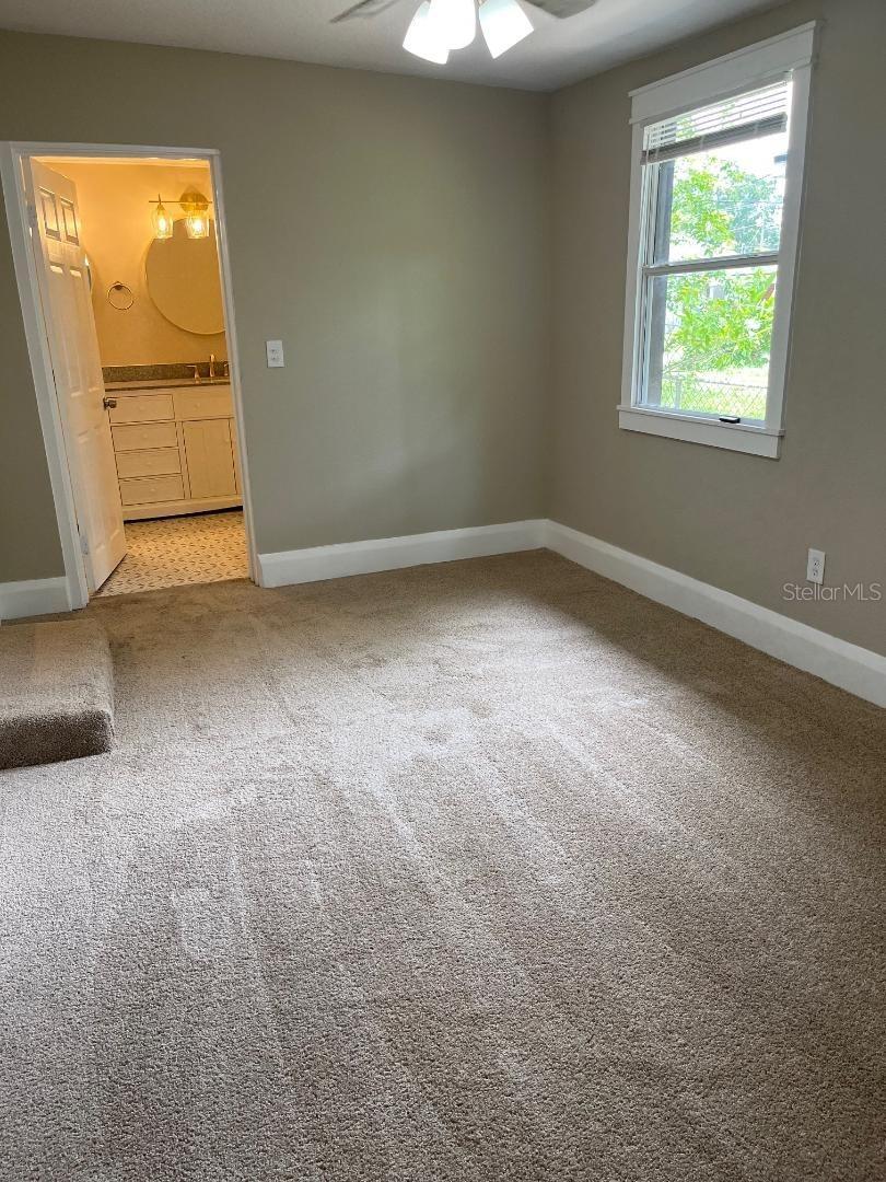 Listing photo id 11 for 3510 28th Avenue