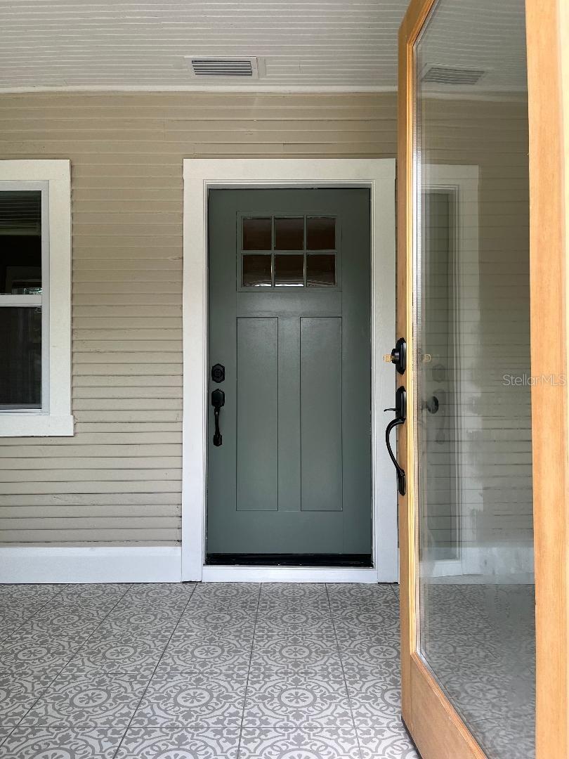 Listing photo id 1 for 3510 28th Avenue