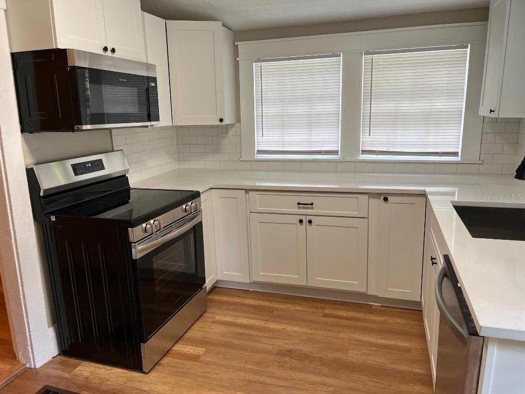 Listing photo id 5 for 3510 28th Avenue