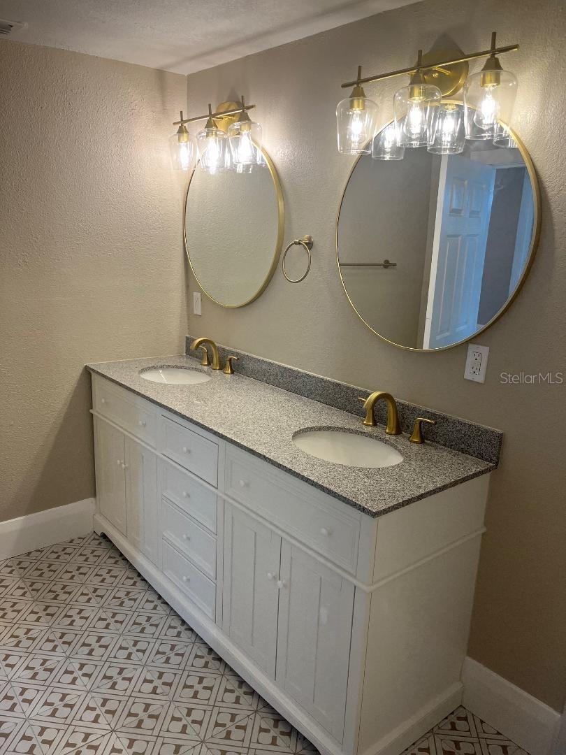 Listing photo id 7 for 3510 28th Avenue