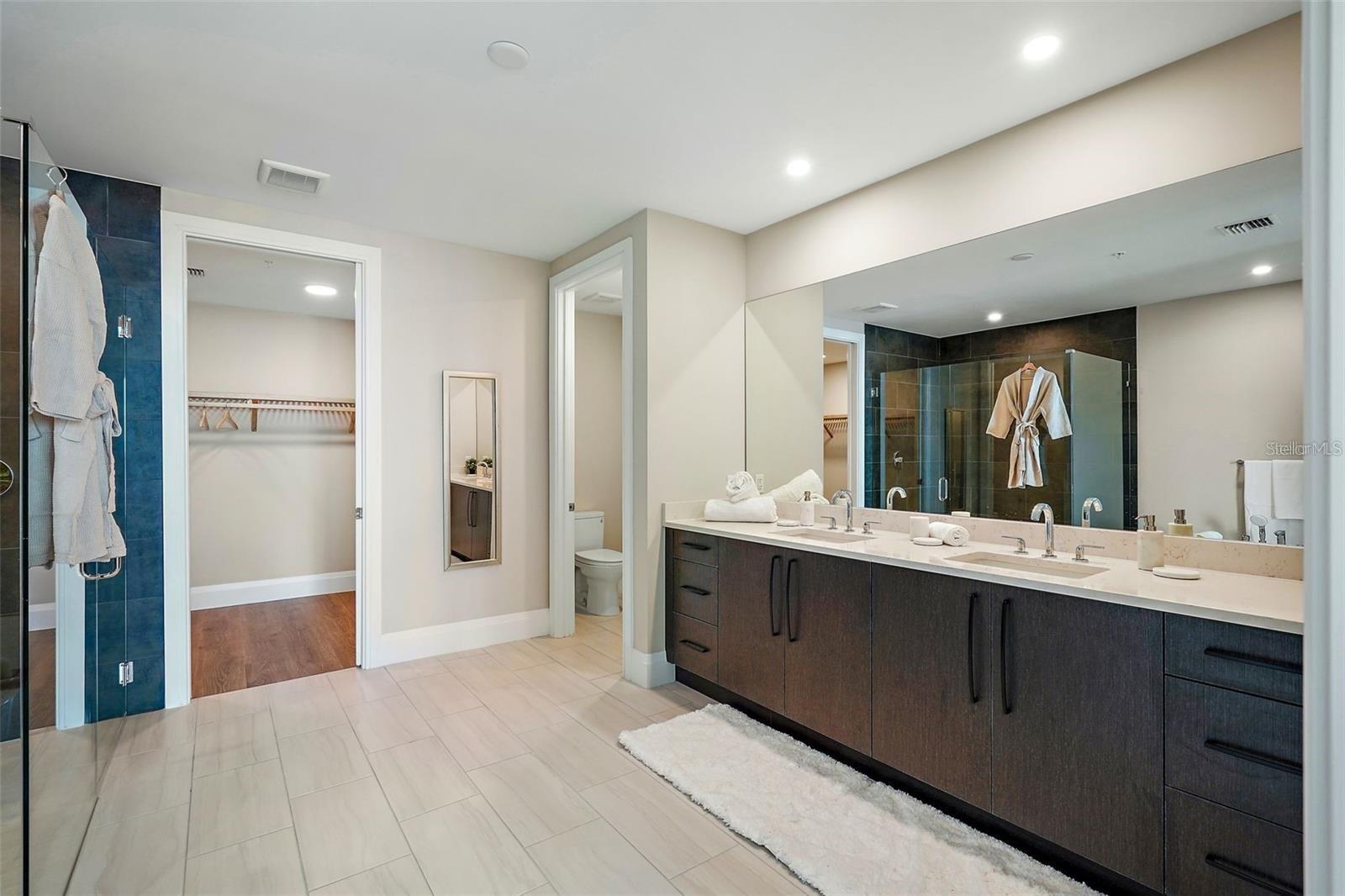 Image 15 of 66 For 2910 Barcelona Street 1001