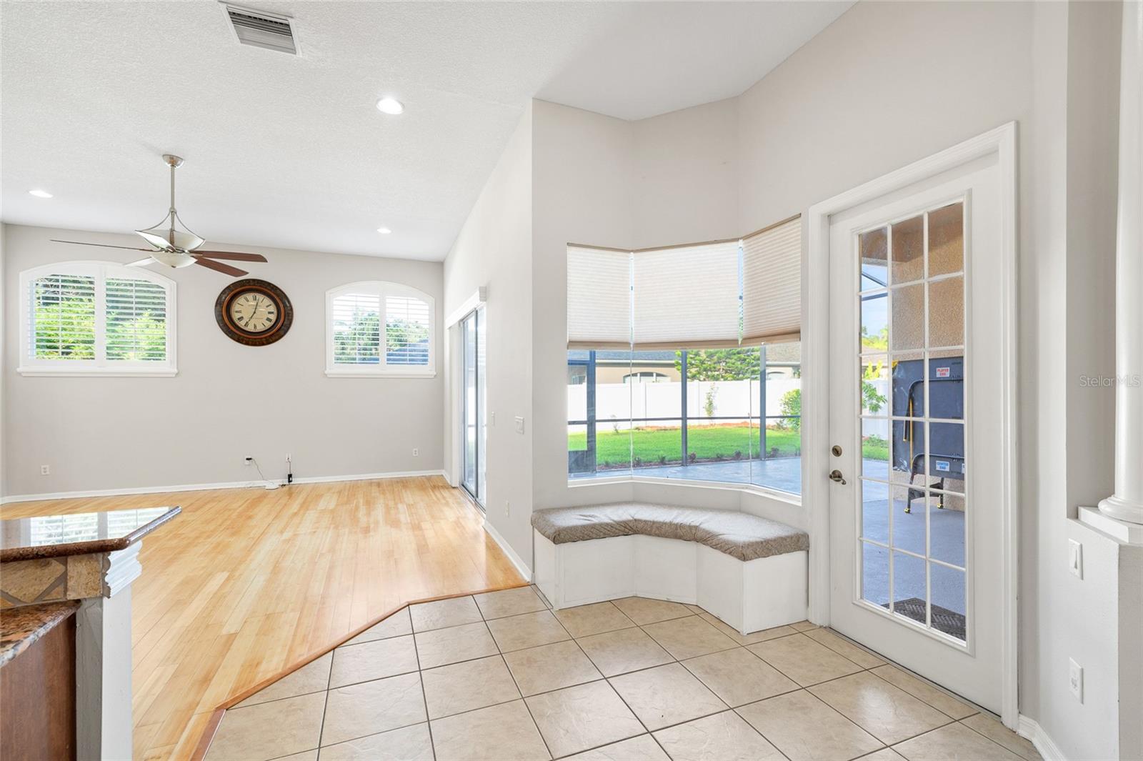 Image 19 of 53 For 20111 Tamiami Avenue